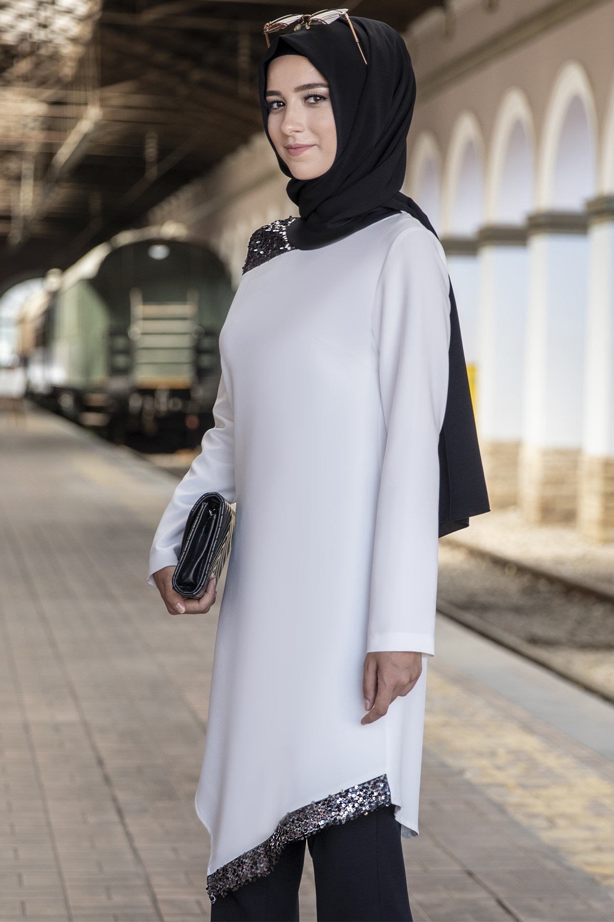 ASLIM İKİLİ TAKIMANR05-EKRUAhunur Moda