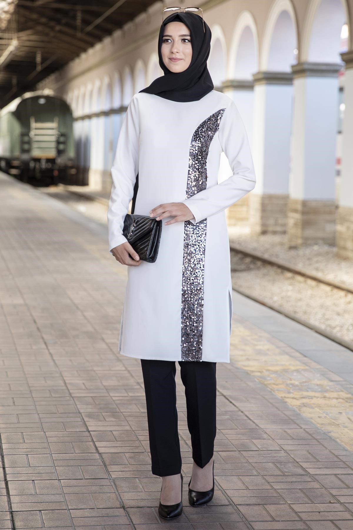 ELA İKİLİ TAKIMANR06-EKRUAhunur Moda