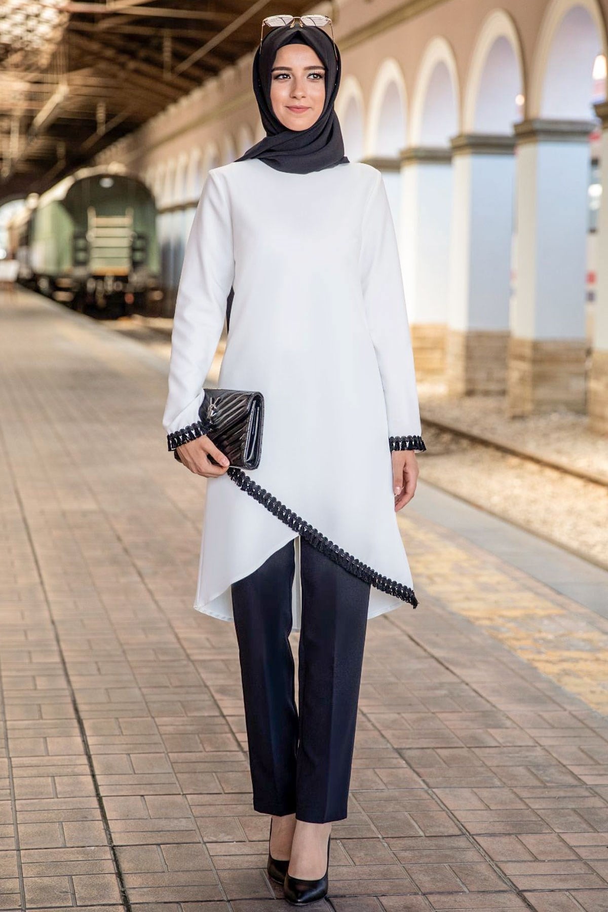 BUSE İKİLİ TAKIMANR09-EKRUAhunur Moda