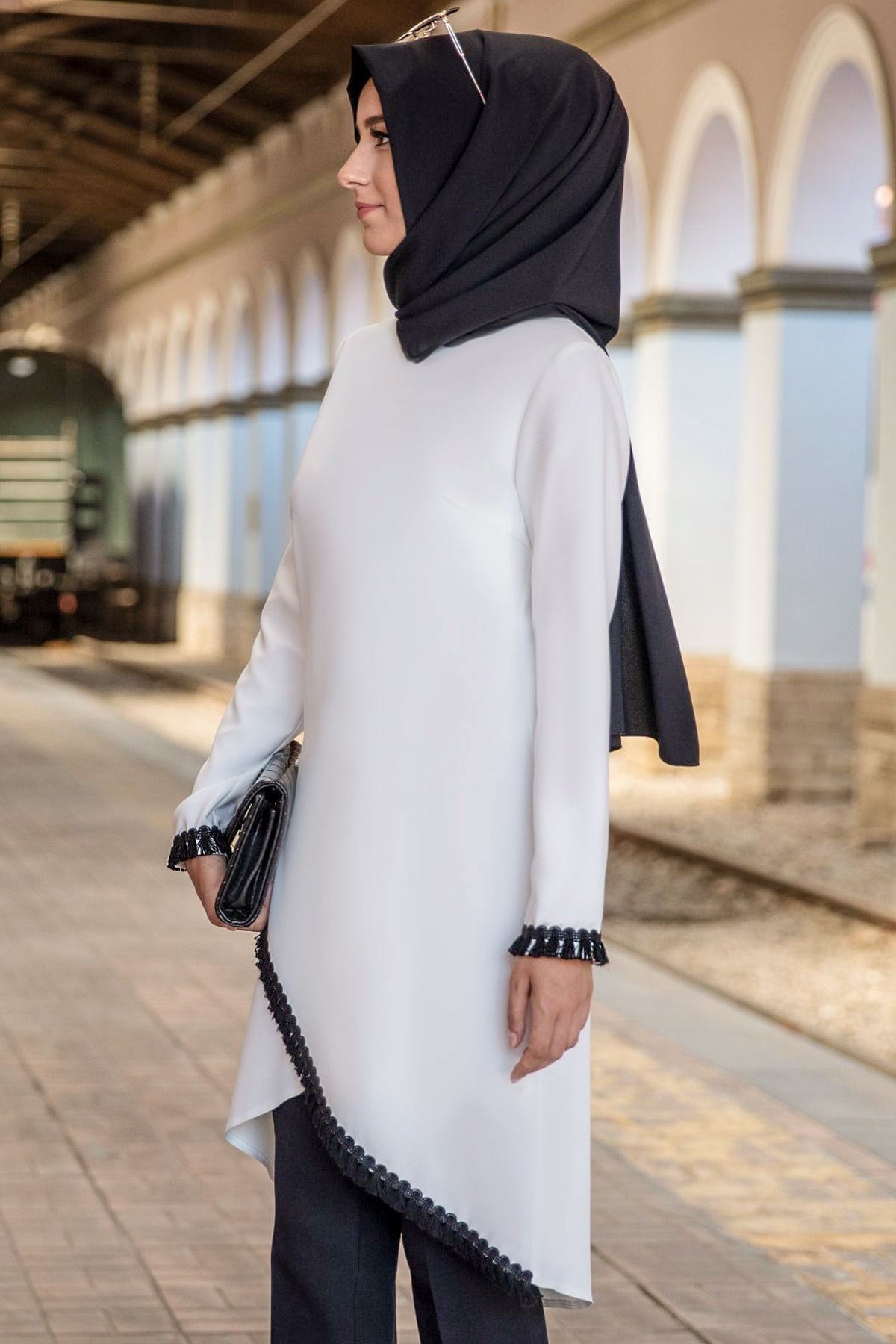 BUSE İKİLİ TAKIMANR09-EKRUAhunur Moda