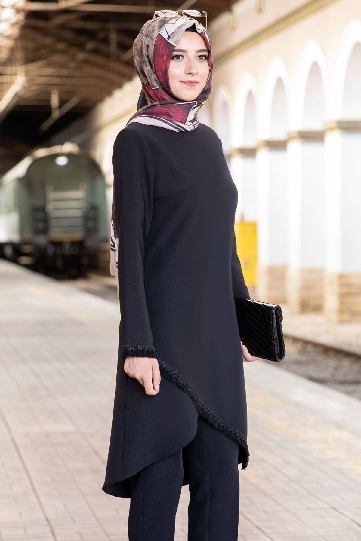 BUSE İKİLİ TAKIMANR09-SİYAHAhunur Moda