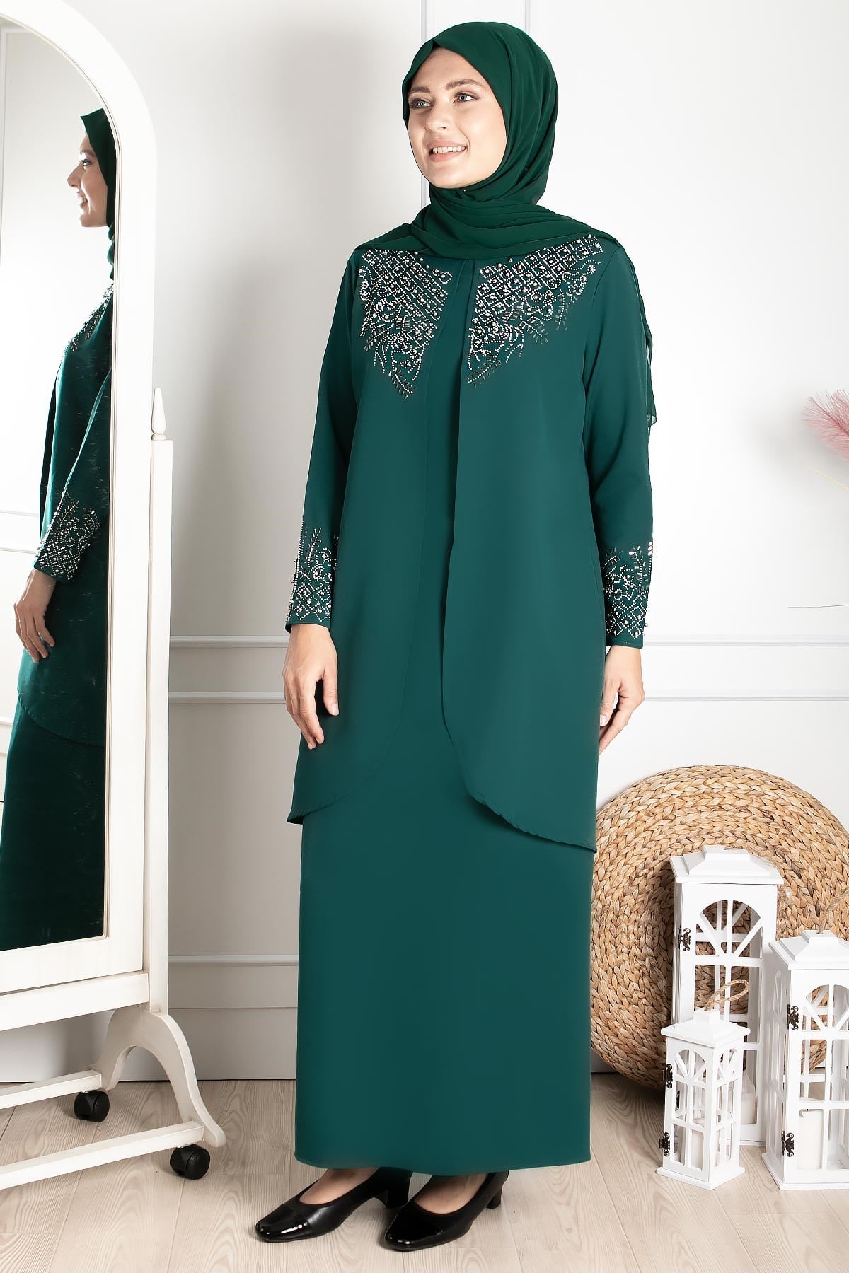 Robe de Soirée Détaillée Brodée de Pierres Emeraude FHM818FHM818-ZÜMRÜTFahima