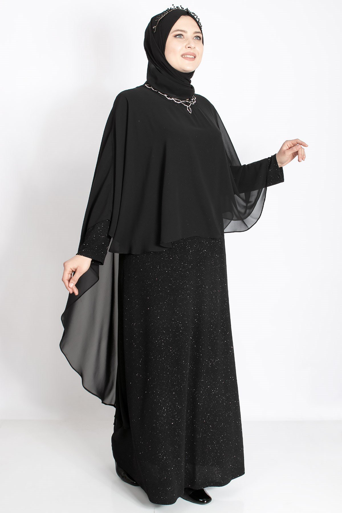 KOLYE DETAYLI SİMLİ PELERİNLİ ABİYEMDA2212-SİYAHMDA