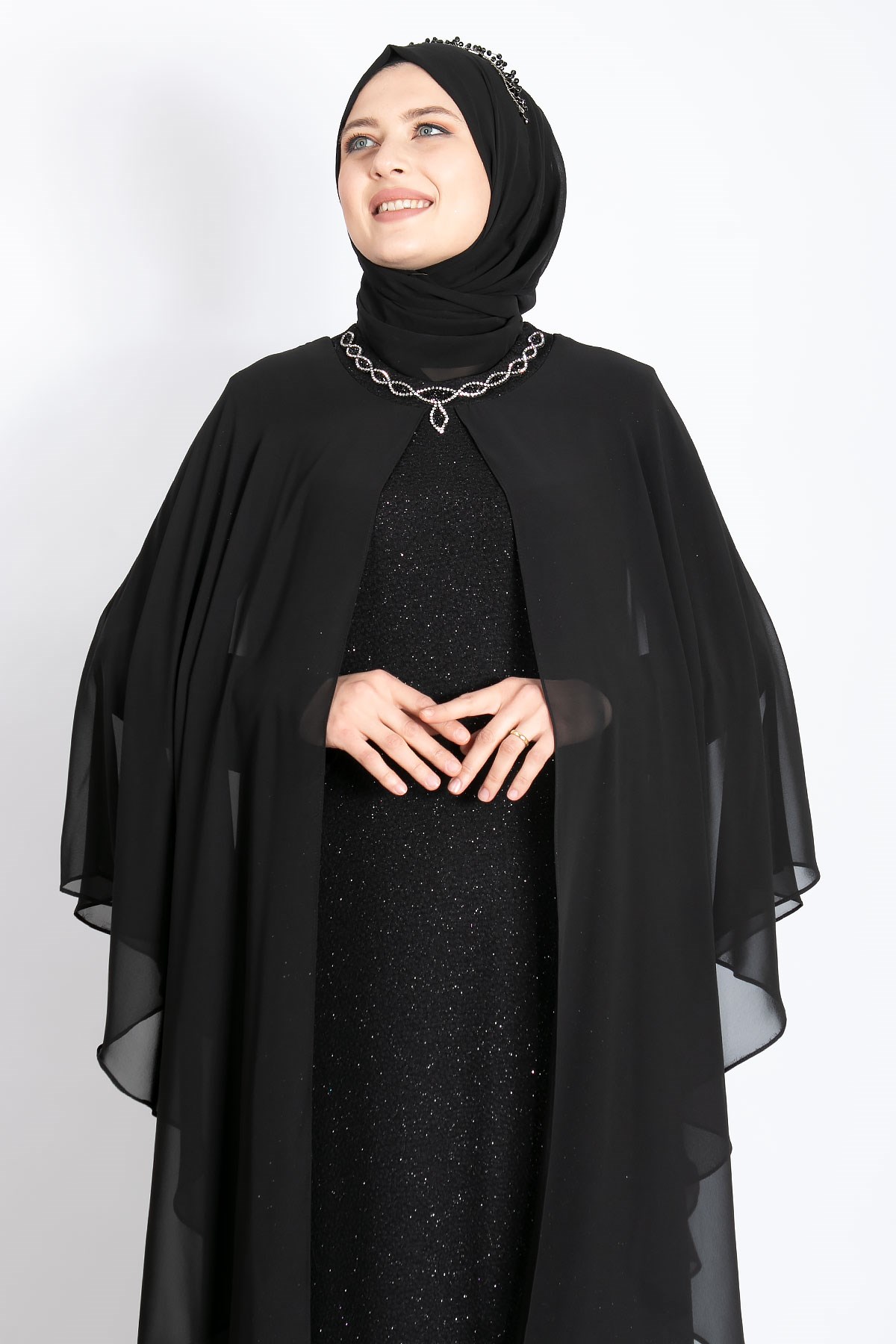 Kolye Detaylı Pelerinli Simli Abiye Siyah MDA2214MDA2214-SİYAHMDA