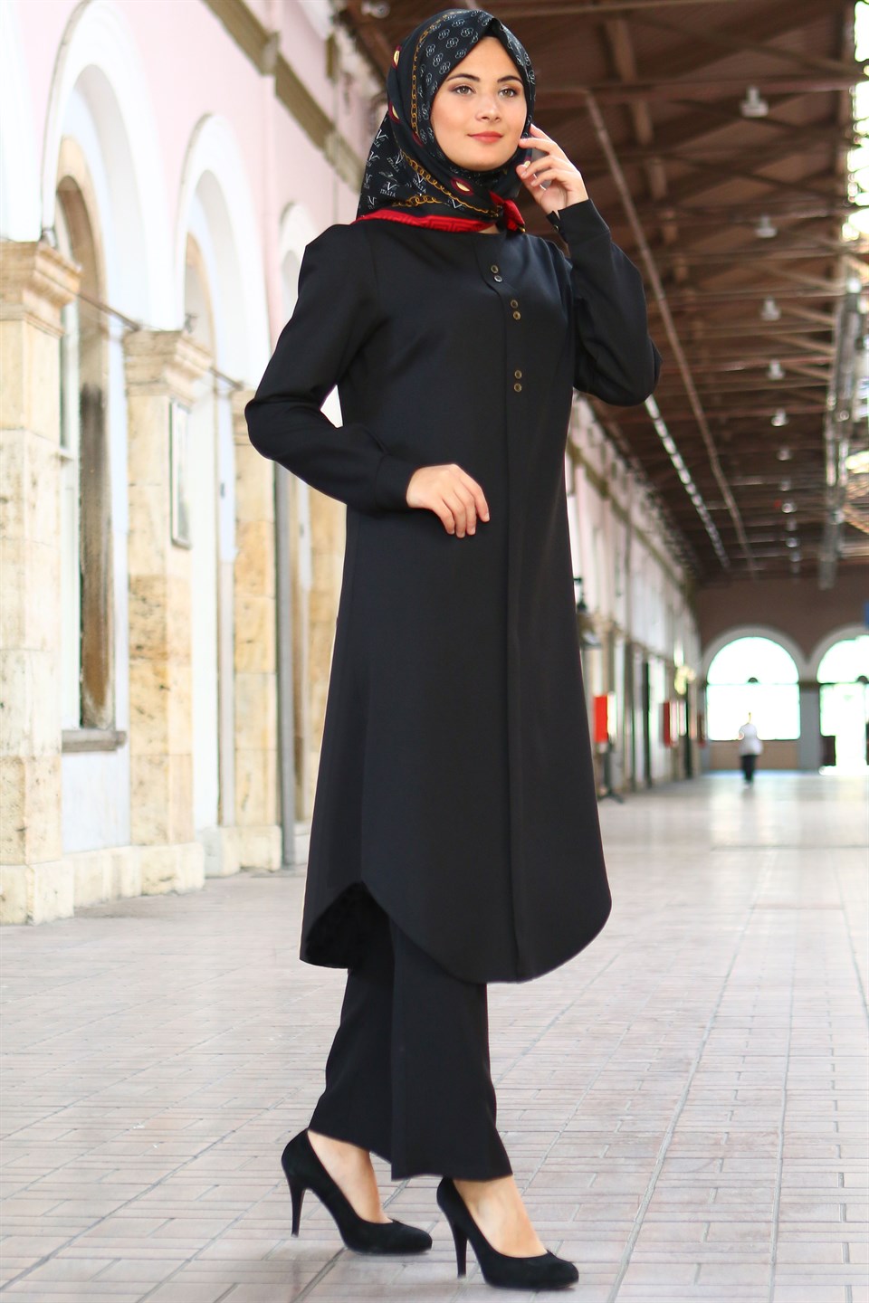 Tunic - Pants - 2 Piece Suit - Crepe - Unlined - Crew Neck - Black - FHM610