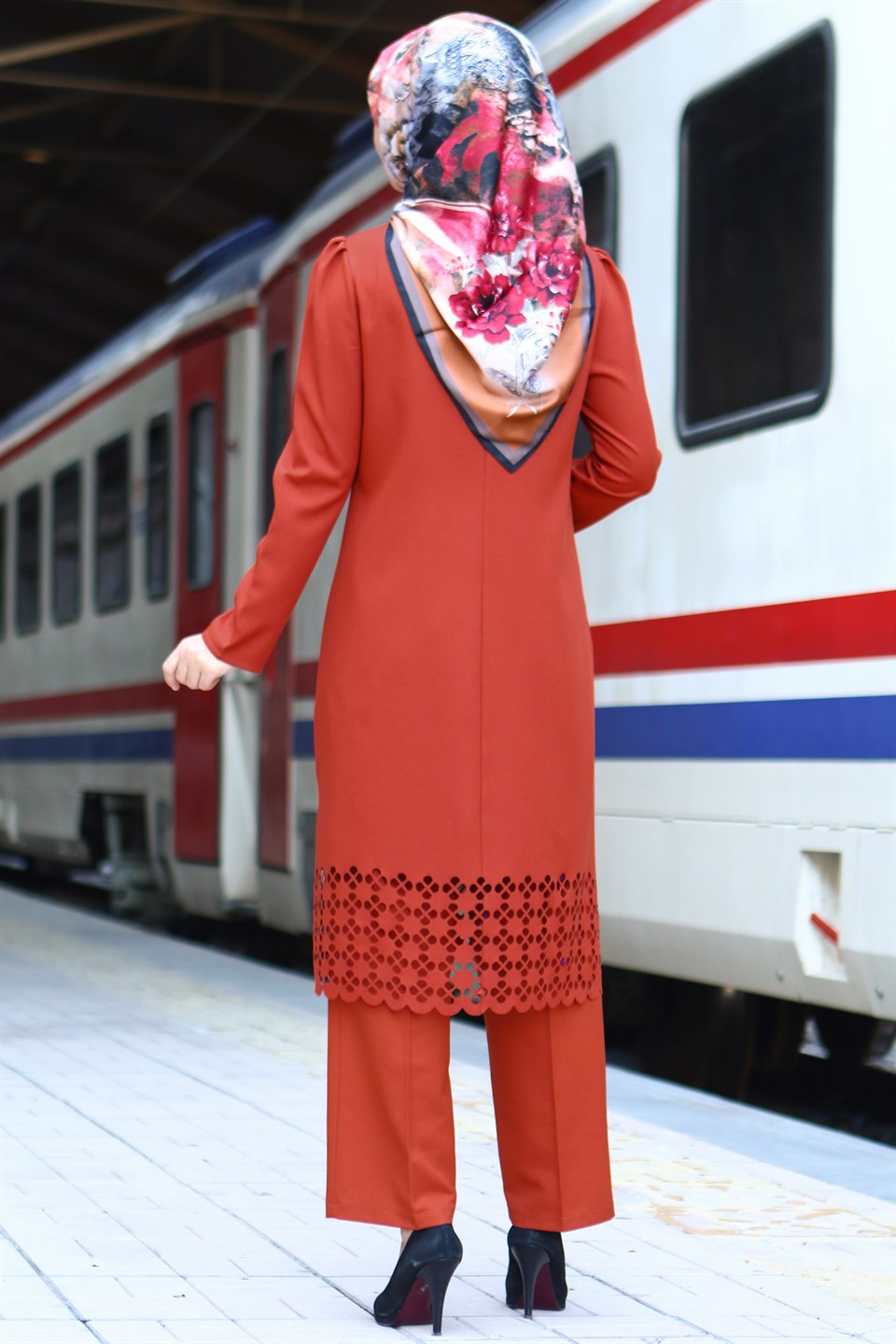 Tunic - Pants - 2 Piece Suit - Crepe - Unlined - High Collar - Brick - FHM620