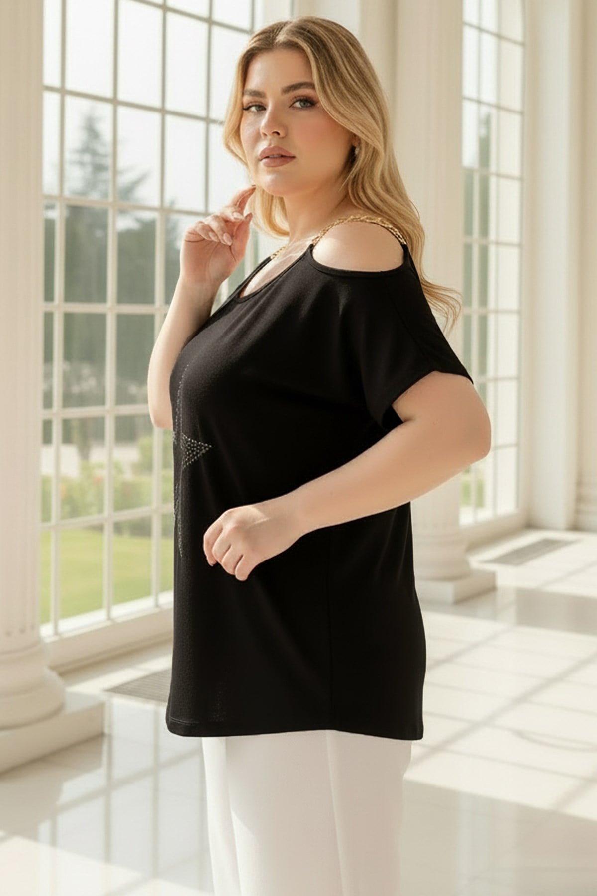 Siyah Zincir Askılı Yıldız Detaylı Bluz MDVB03-SiyahModaviki