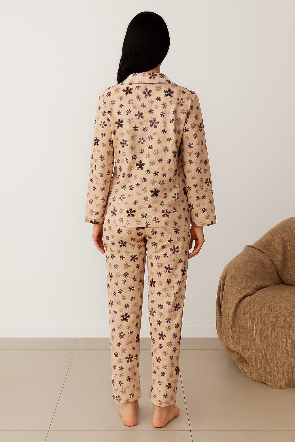 Kadın 02277 Önü Düğemli Süet Pijama Takımı bej