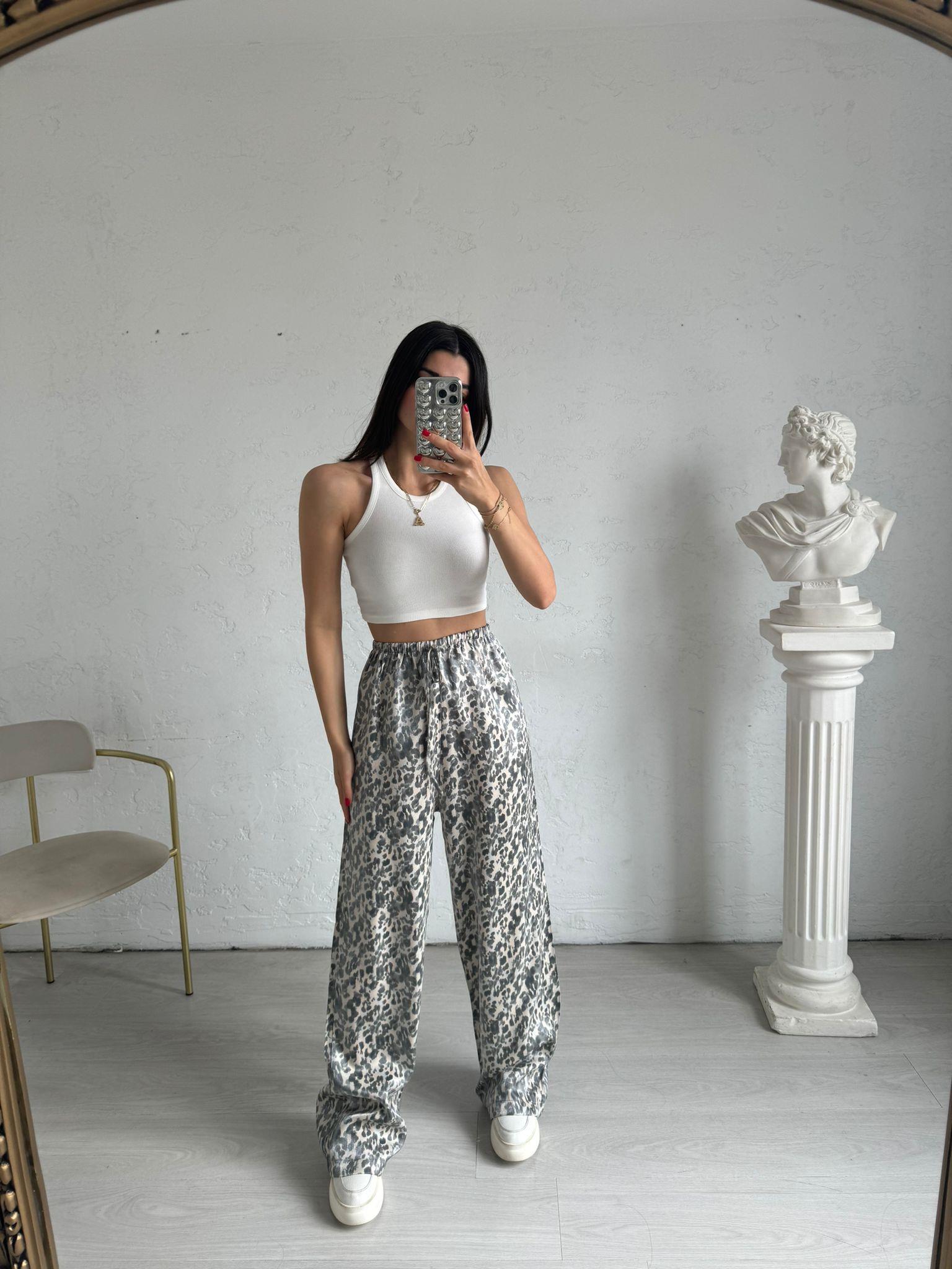 Bej Leopar Desenli Parlak Pantolon