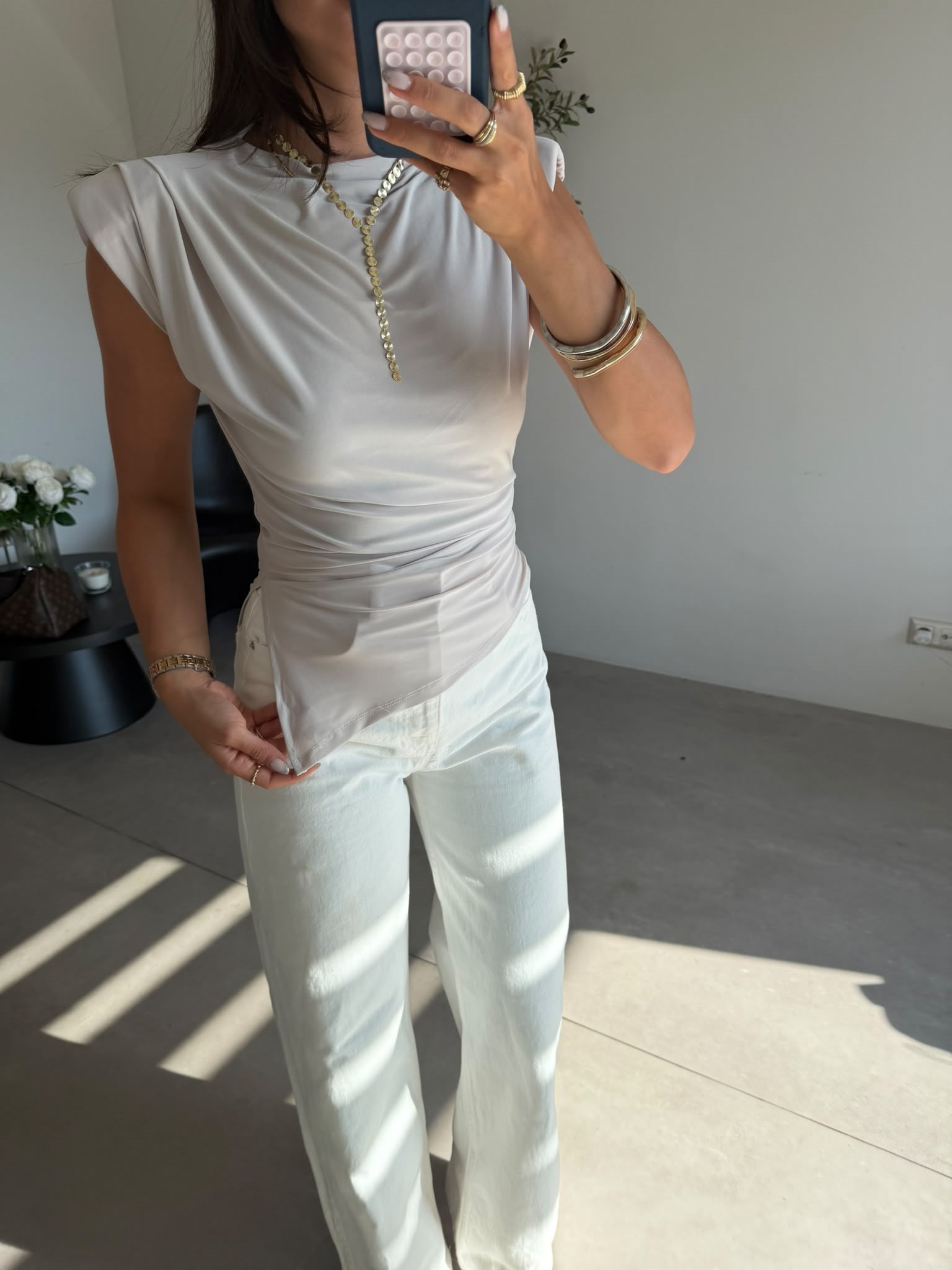 Bej Vatkalı Yırtmaçlı Bluz