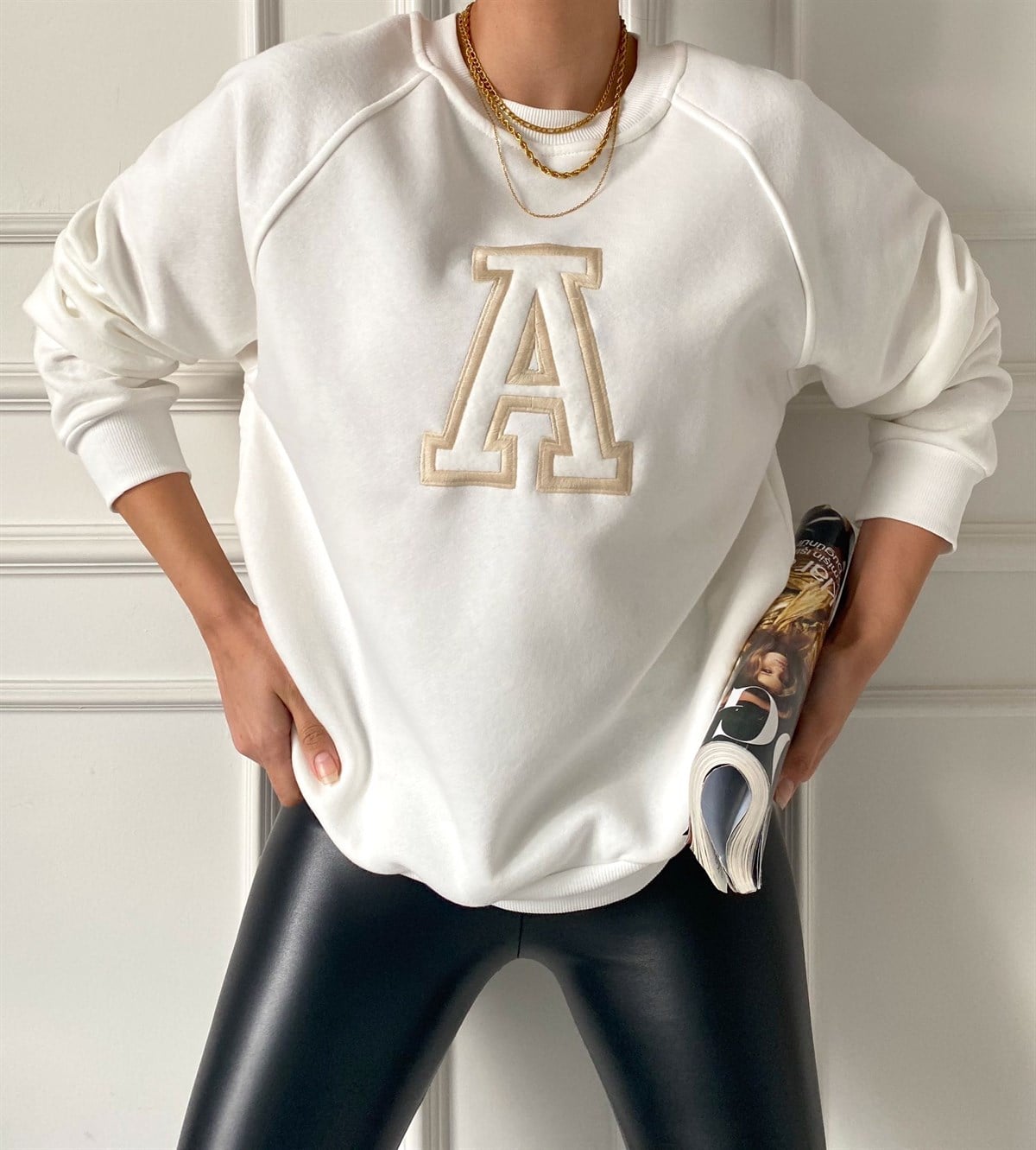 Beyaz A İşlemeli Sweat