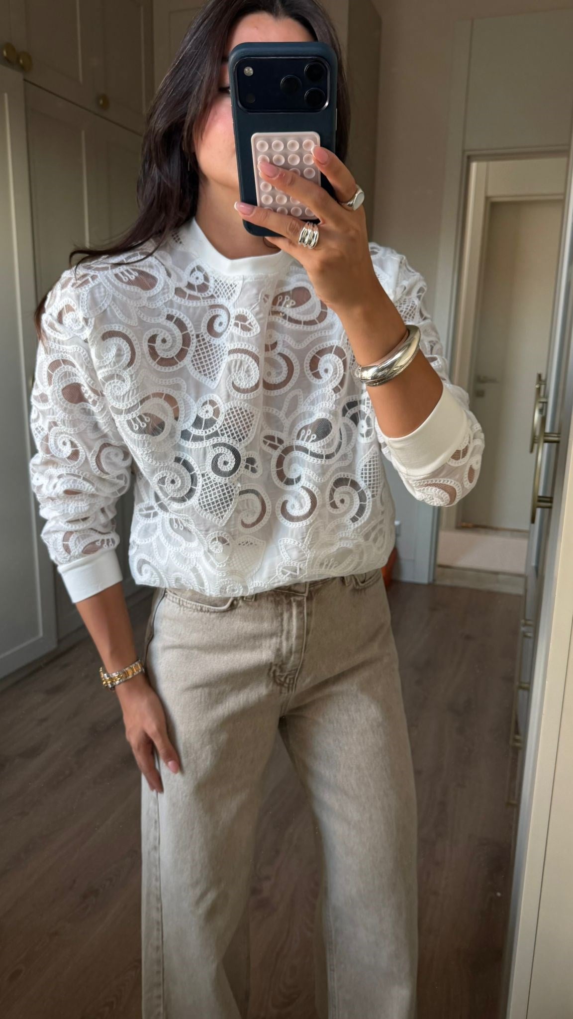 Beyaz Bisiklet Yaka Dantelli Sweat