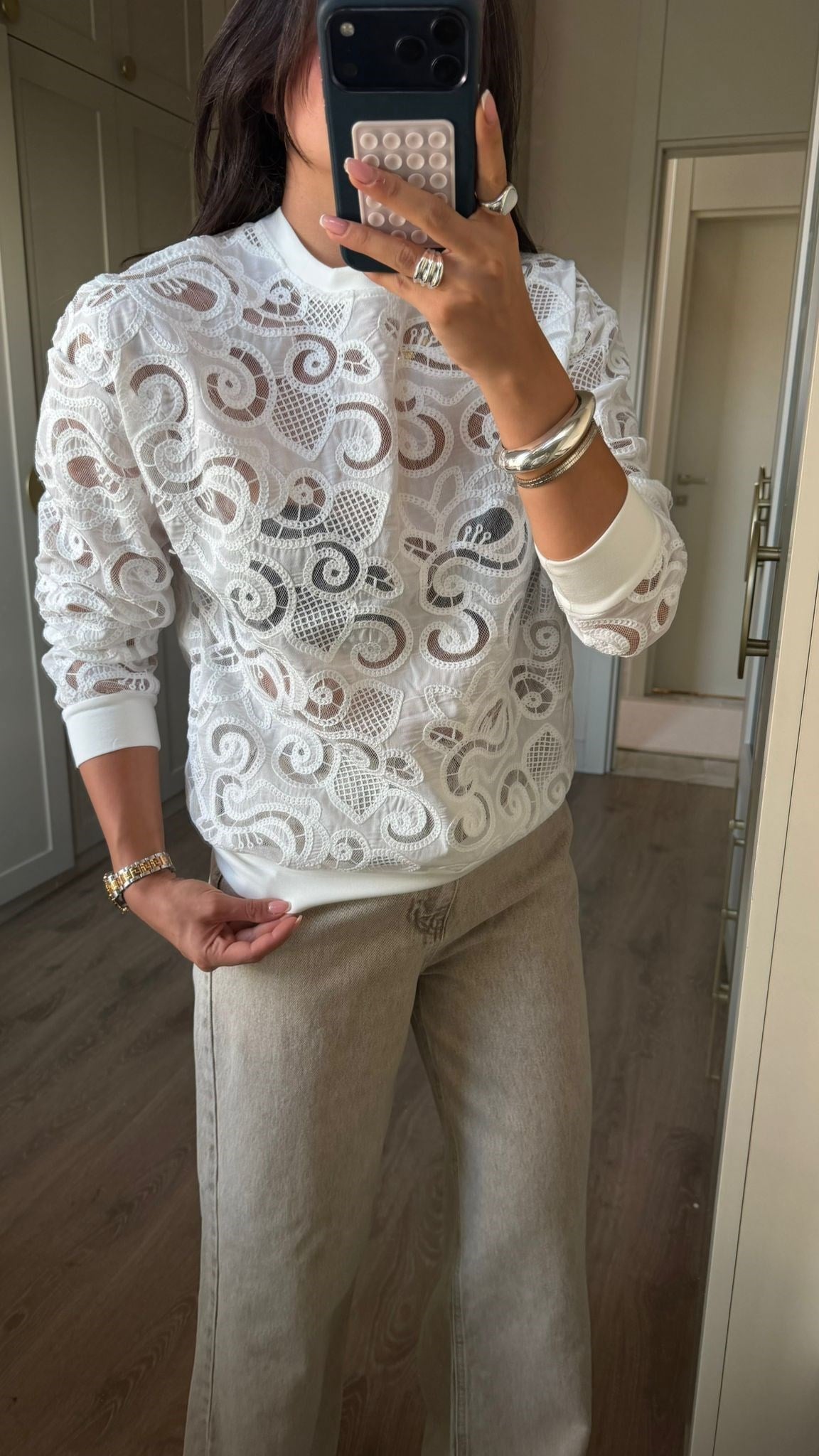 Beyaz Bisiklet Yaka Dantelli Sweat