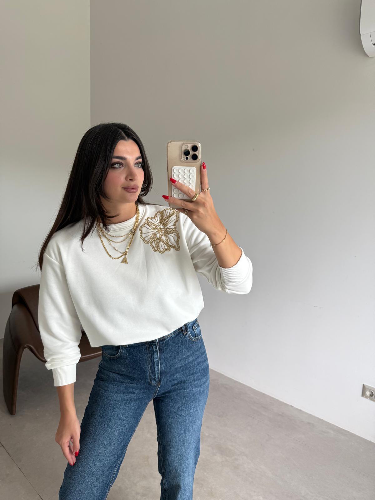 Beyaz Çiçek Nakışlı Basic Sweat