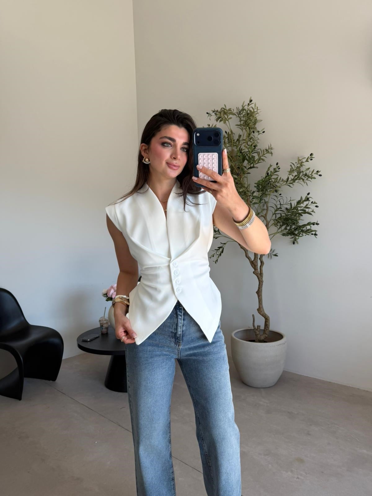 Beyaz Düğmeli Beli Bağlamalı Yelek