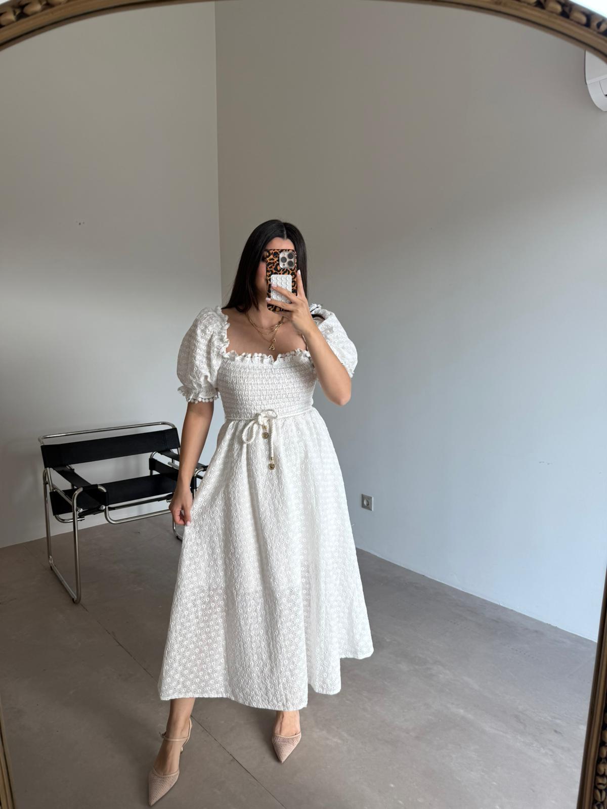 Beyaz Fisto Detaylı Gipeli Brode Elbise