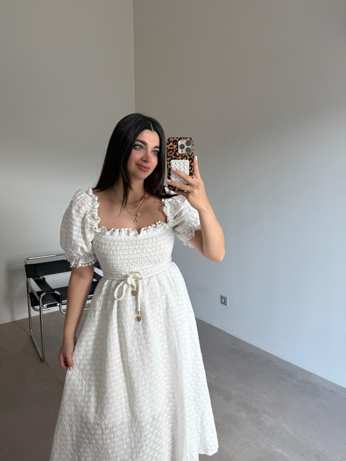 Beyaz Fisto Detaylı Gipeli Brode Elbise