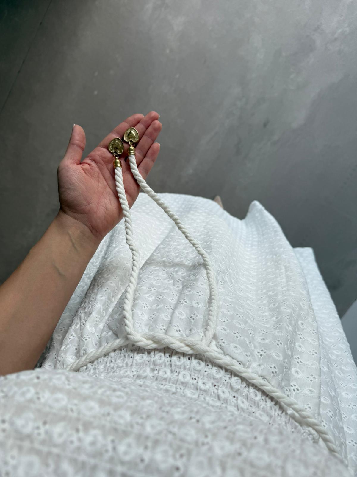 Beyaz Fisto Detaylı Gipeli Brode Elbise