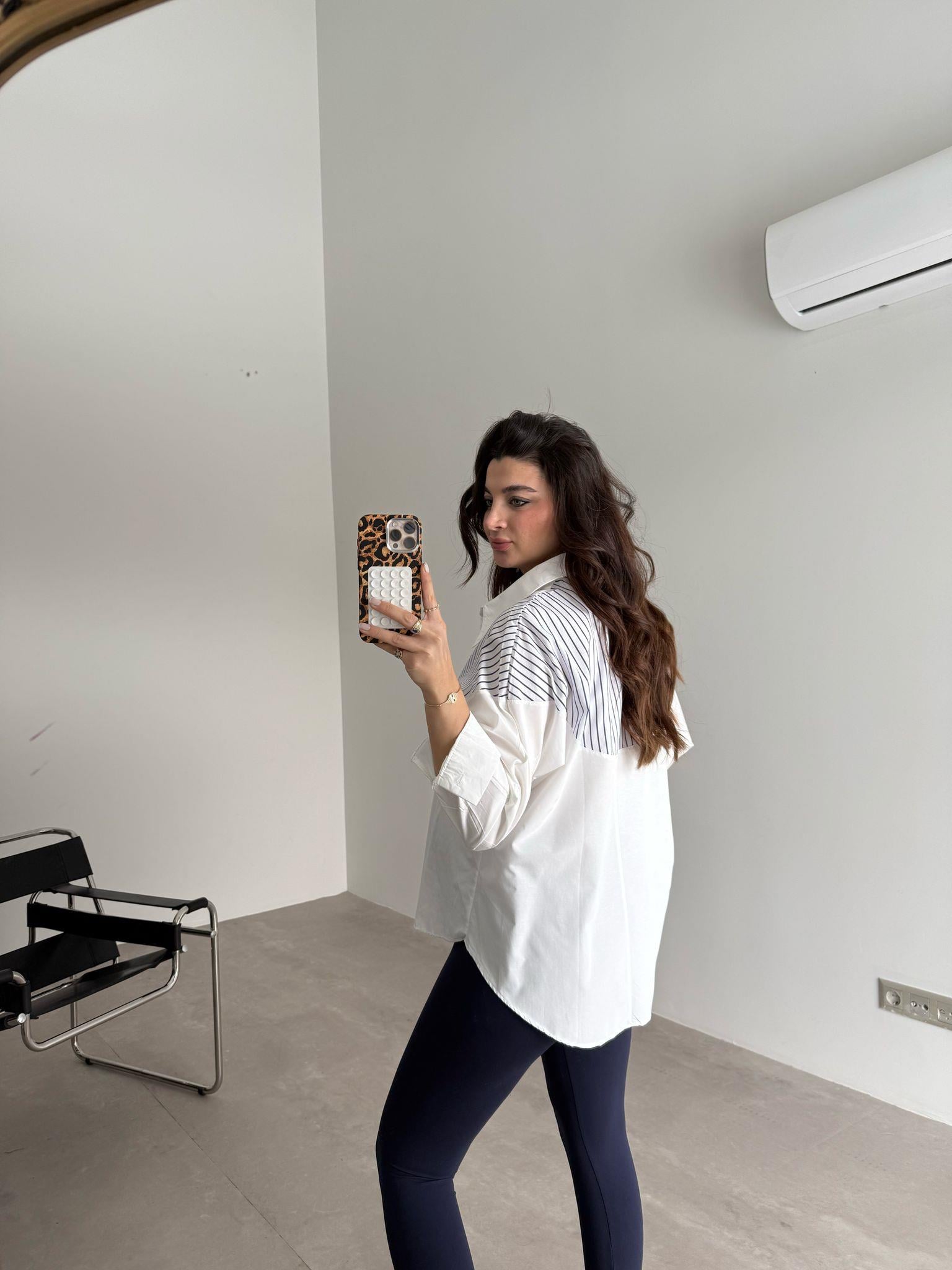 Beyaz Lacivert Çizgili Oversize Gömlek