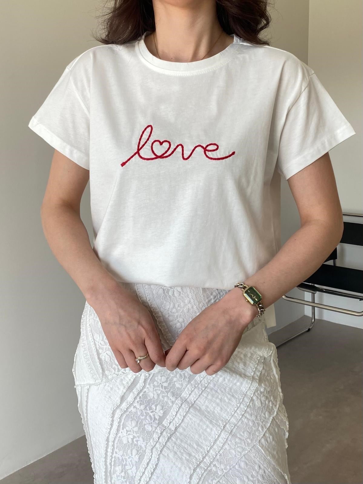 Beyaz Love Nakışlı Tişört