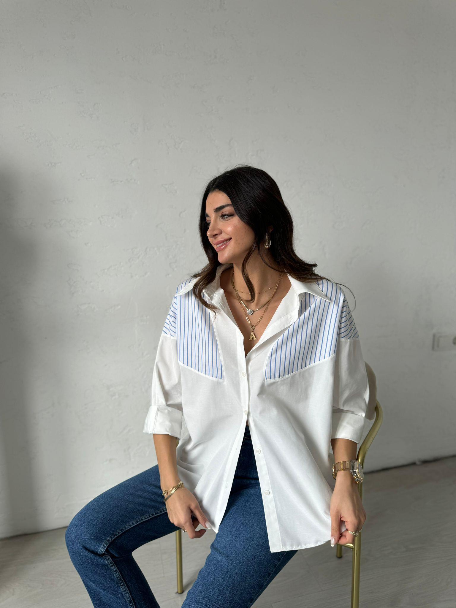 Beyaz Mavi Çizgi Detaylı Oversize Gömlek