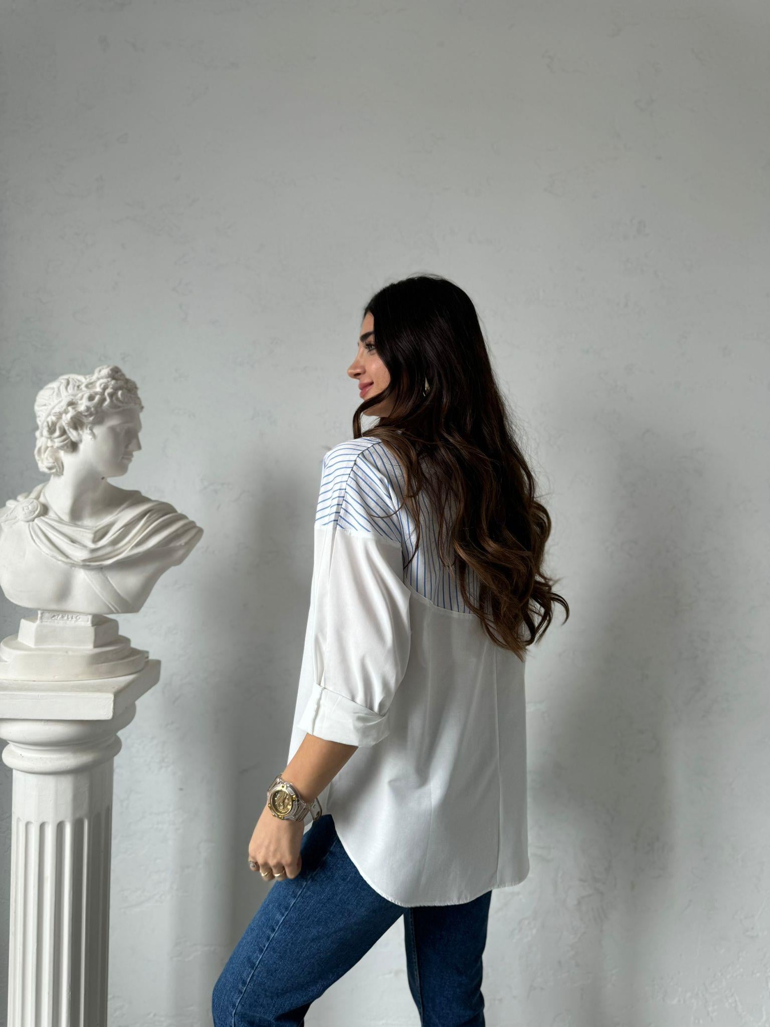 Beyaz Mavi Çizgi Detaylı Oversize Gömlek