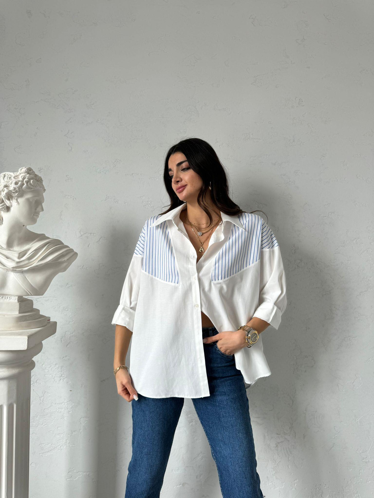 Beyaz Mavi Çizgi Detaylı Oversize Gömlek