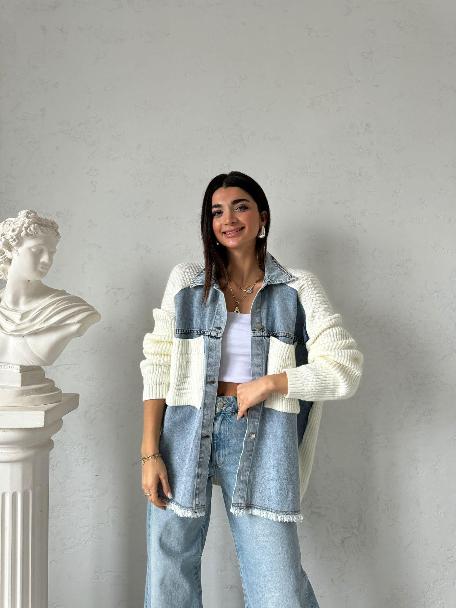 Beyaz Örme Cepli Püsküllü Jean Hırka
