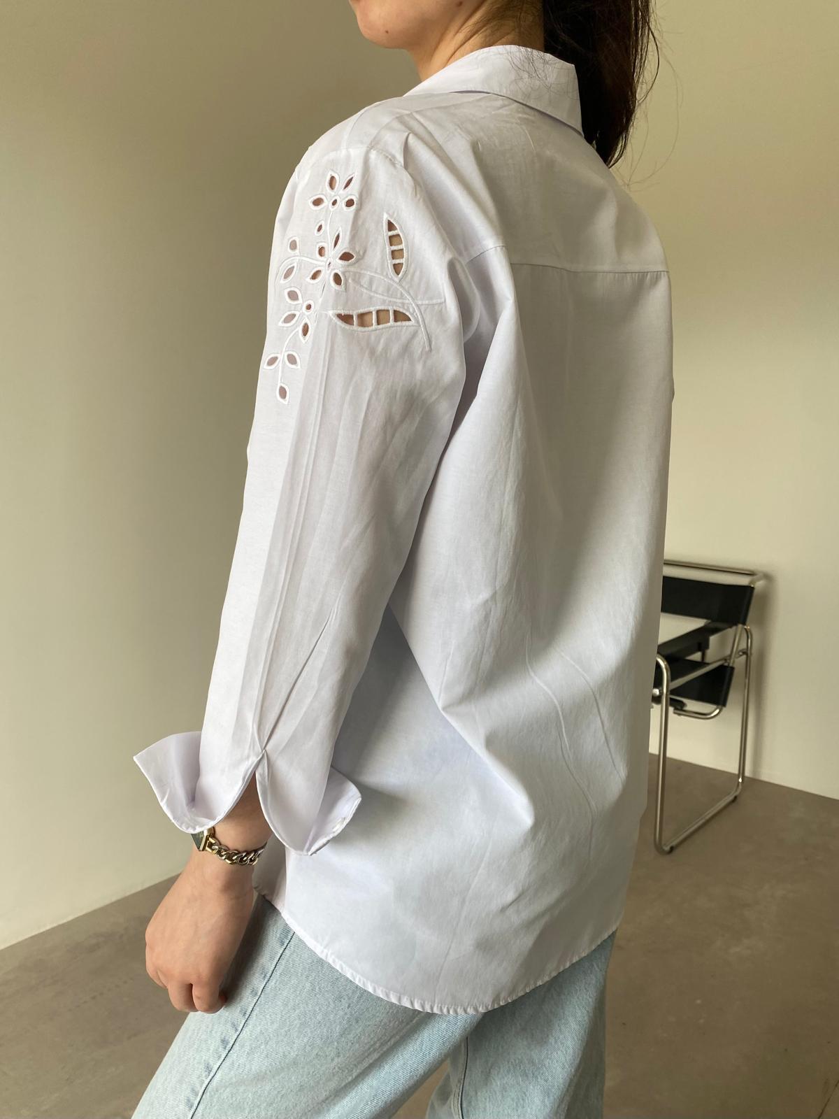 Beyaz Roşelya Detaylı Gömlek