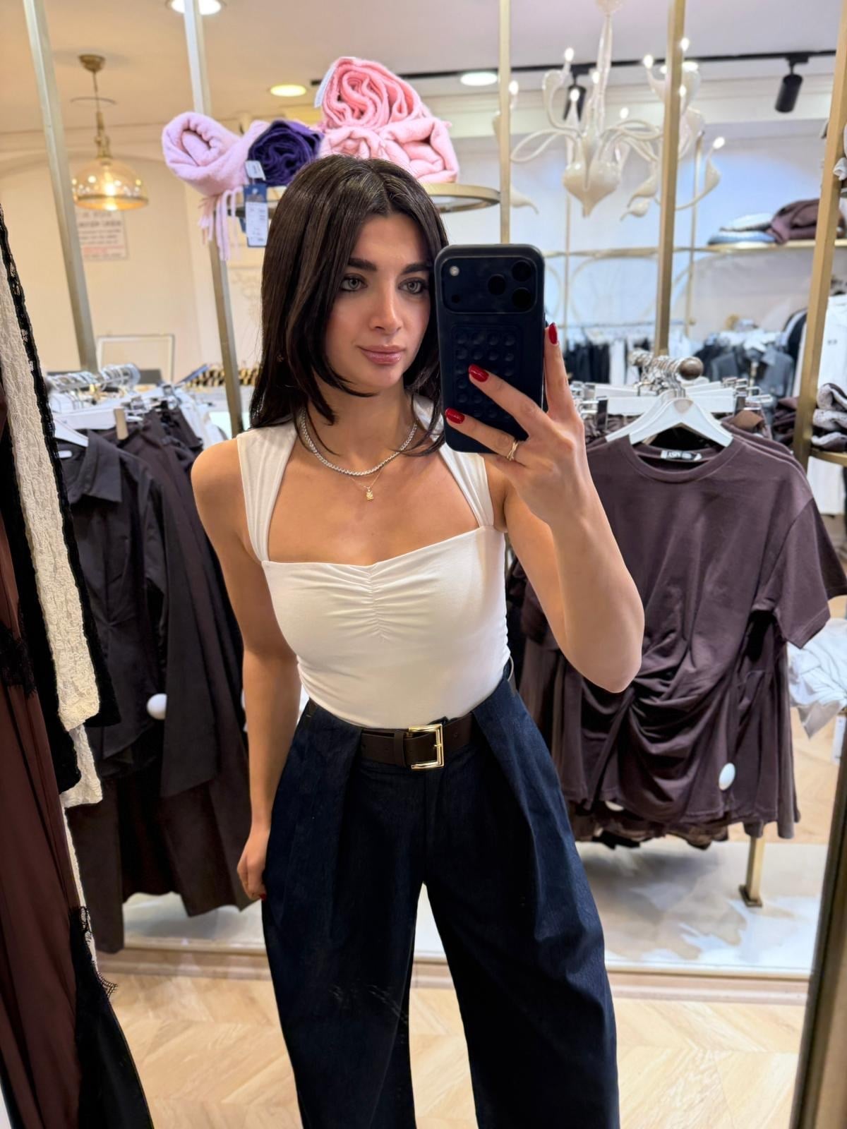Beyaz Sırt Bağlamalı Crop Bluz