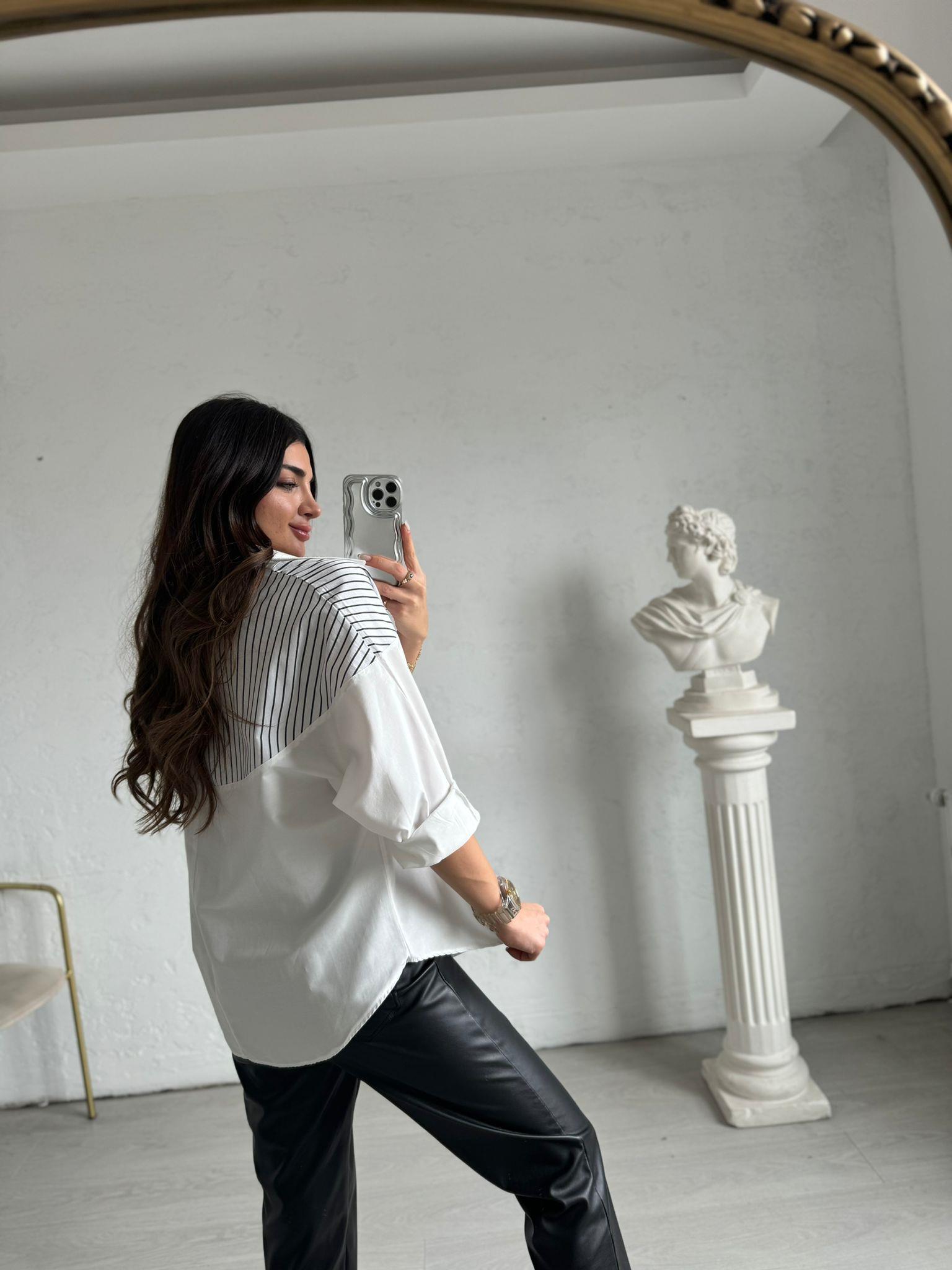 Beyaz Siyah Çizgi Detaylı Oversize Gömlek