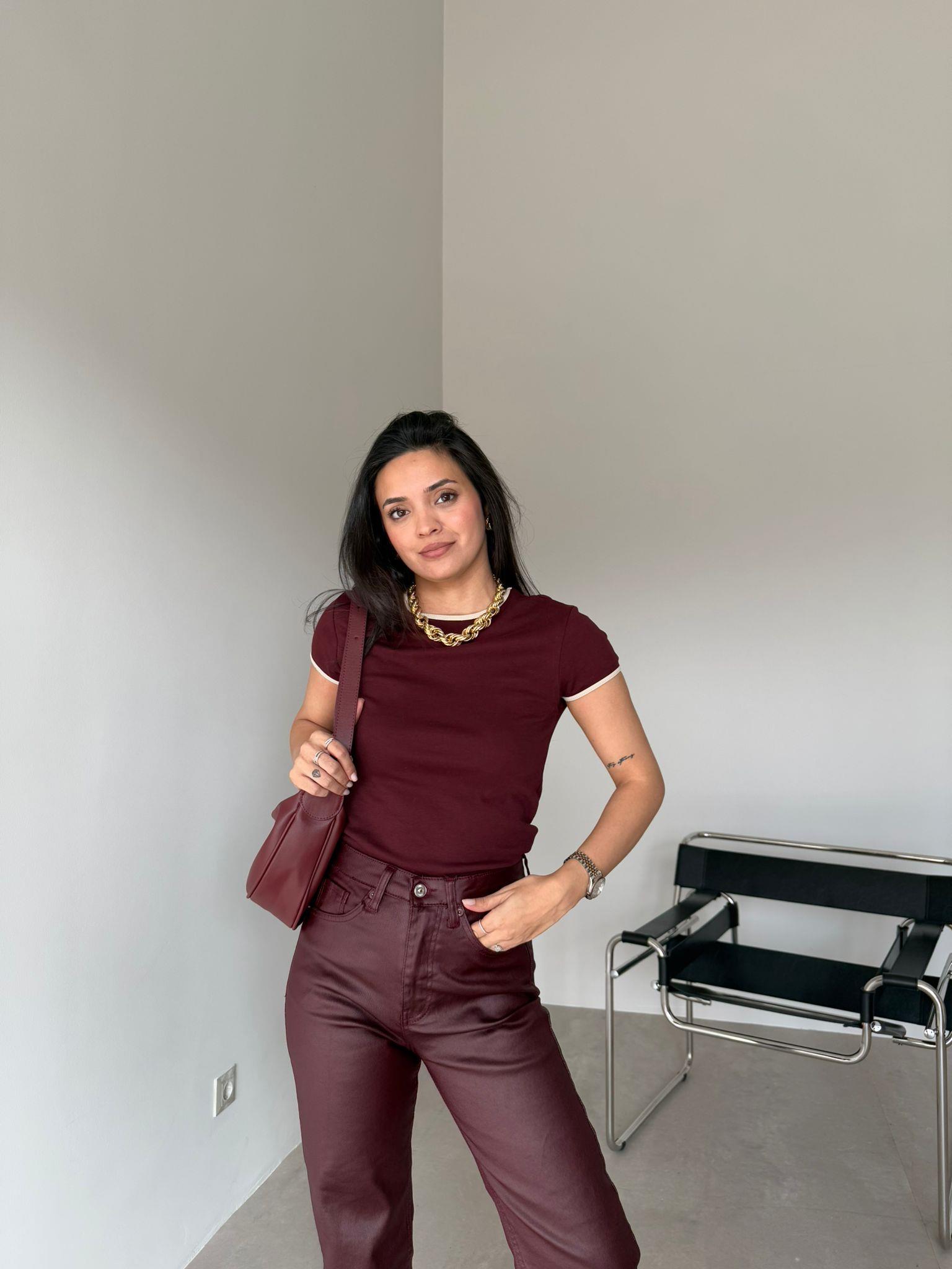 Bordo Biye Detaylı Basic Tişört