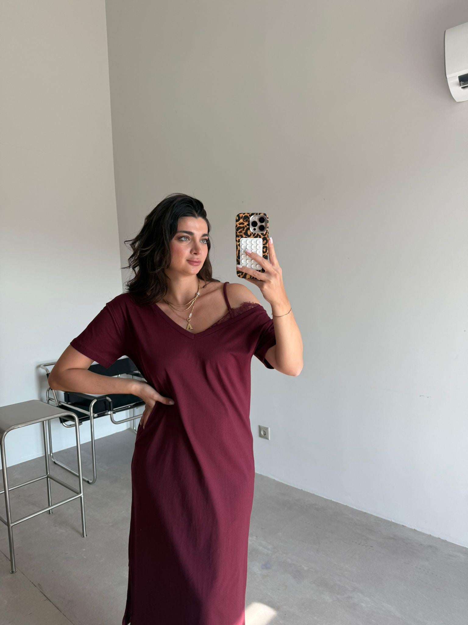 Bordo Dantel Detaylı V Yaka Elbise