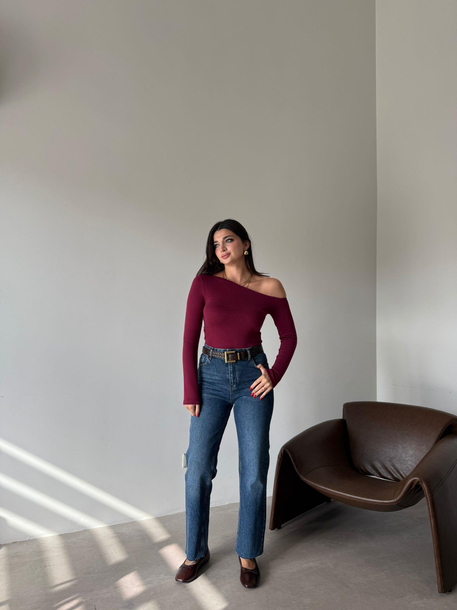 Bordo Özel Dokulu Asimetrik Bluz
