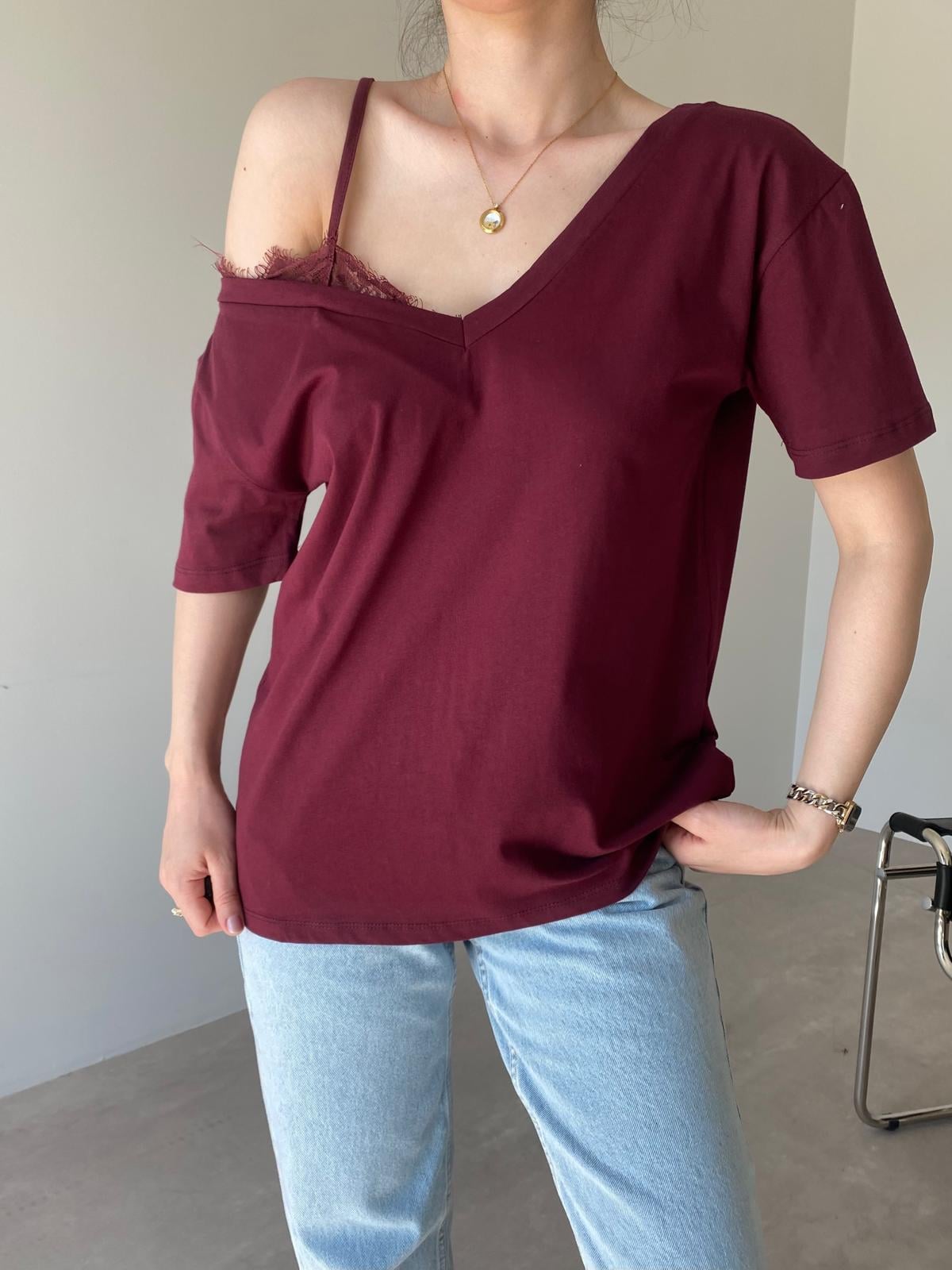 Bordo V Yaka Dantel Detaylı Tişört