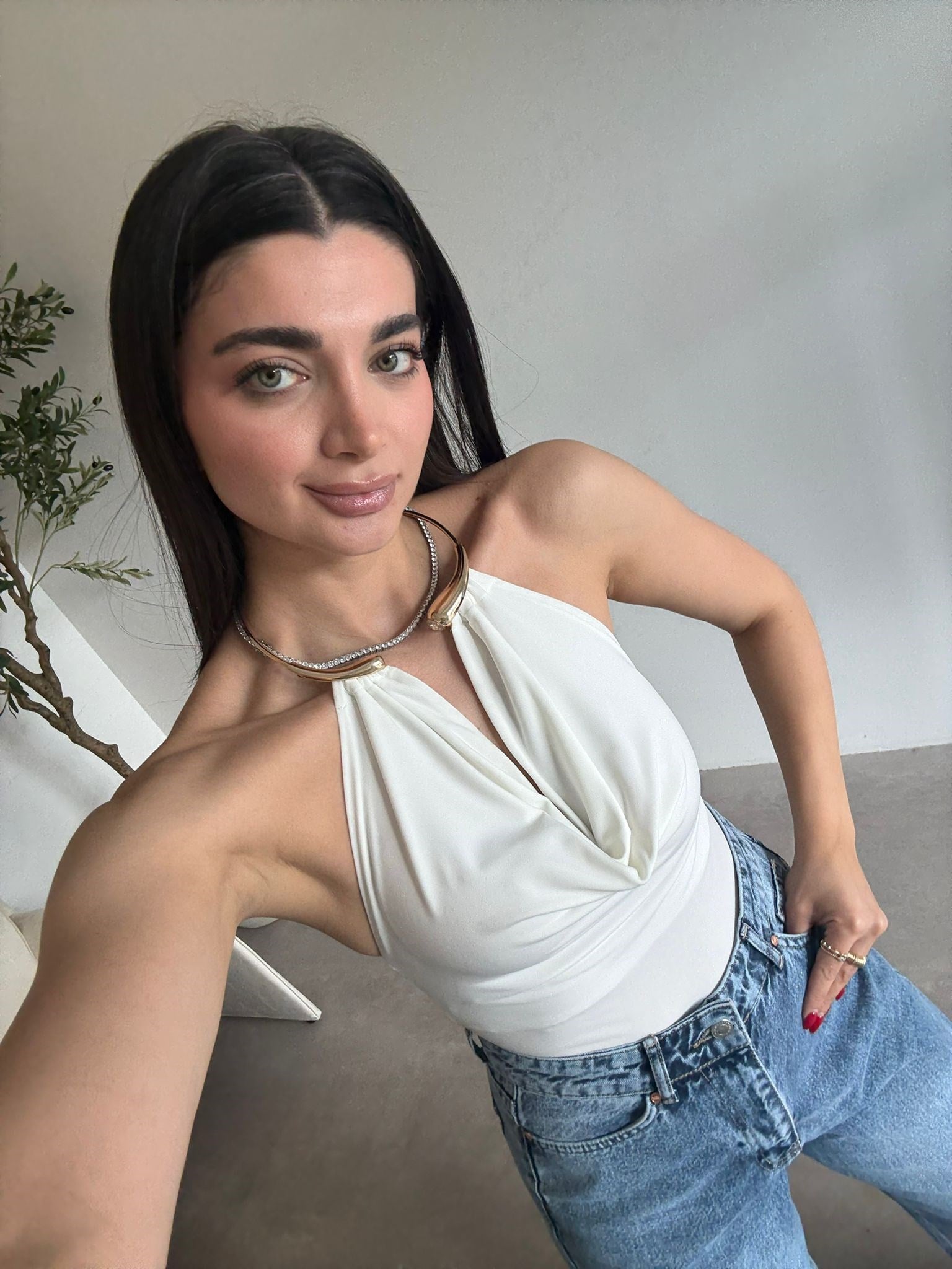 Ekru Aksesuarlı Bodysuit