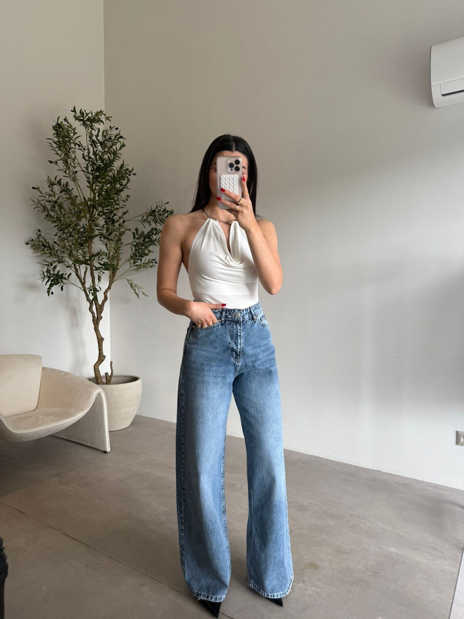 Ekru Aksesuarlı Bodysuit