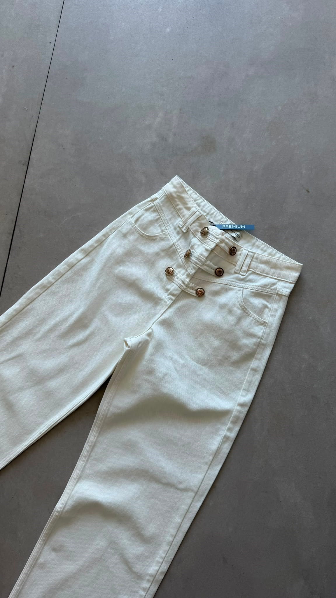 Ekru Apolet Düğmeli Pantolon