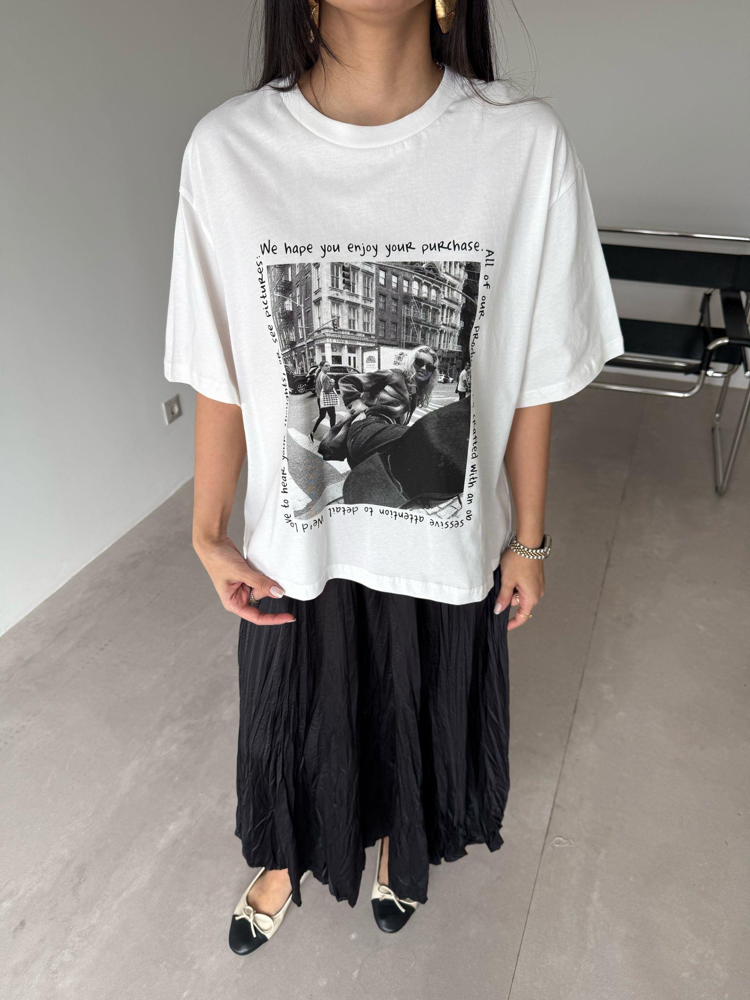 Ekru Baskı Detaylı Tişört