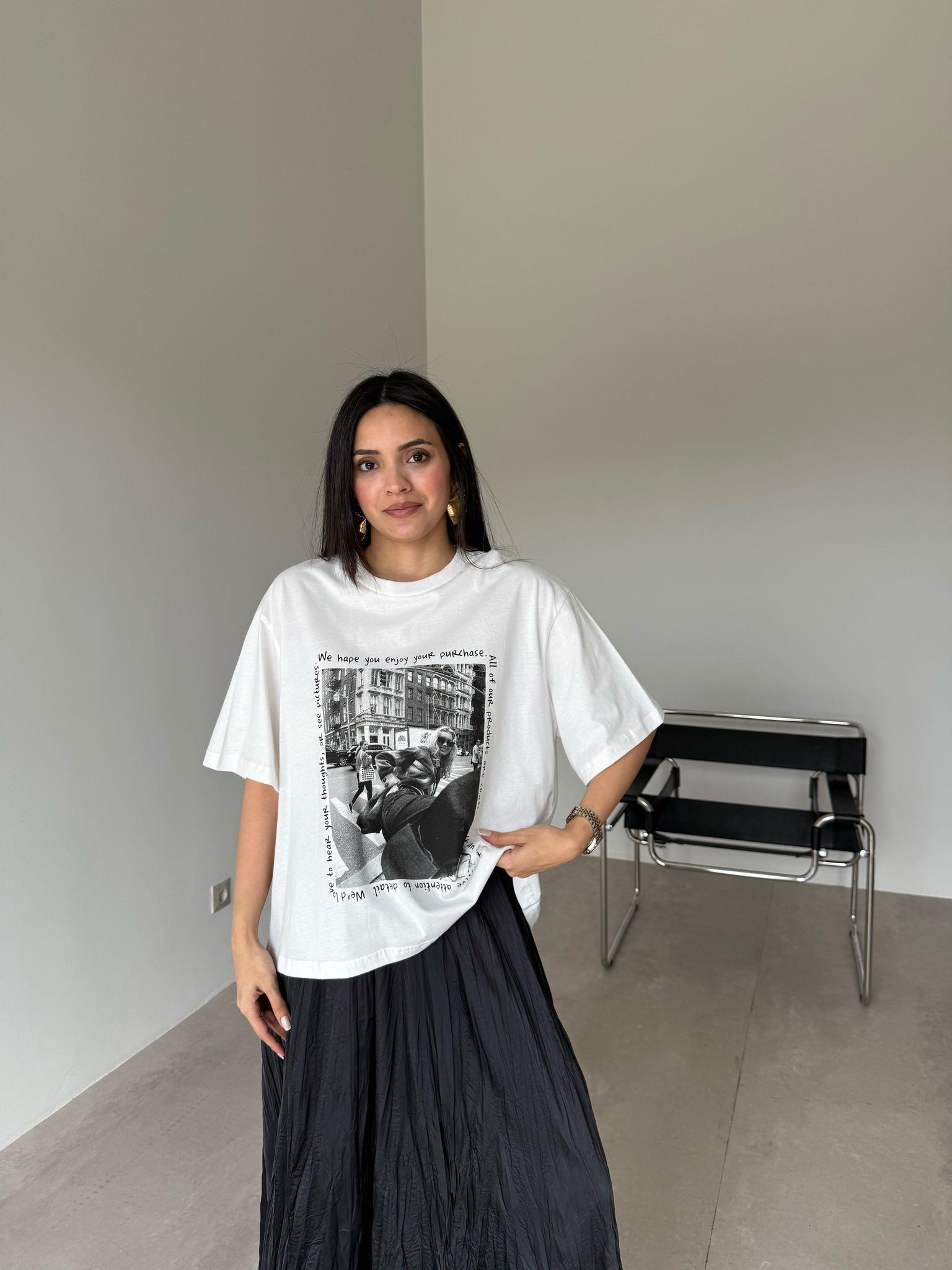 Ekru Baskı Detaylı Tişört