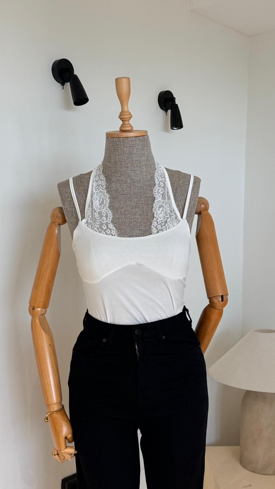 Ekru Dantelli Bağlamalı Bodysuit