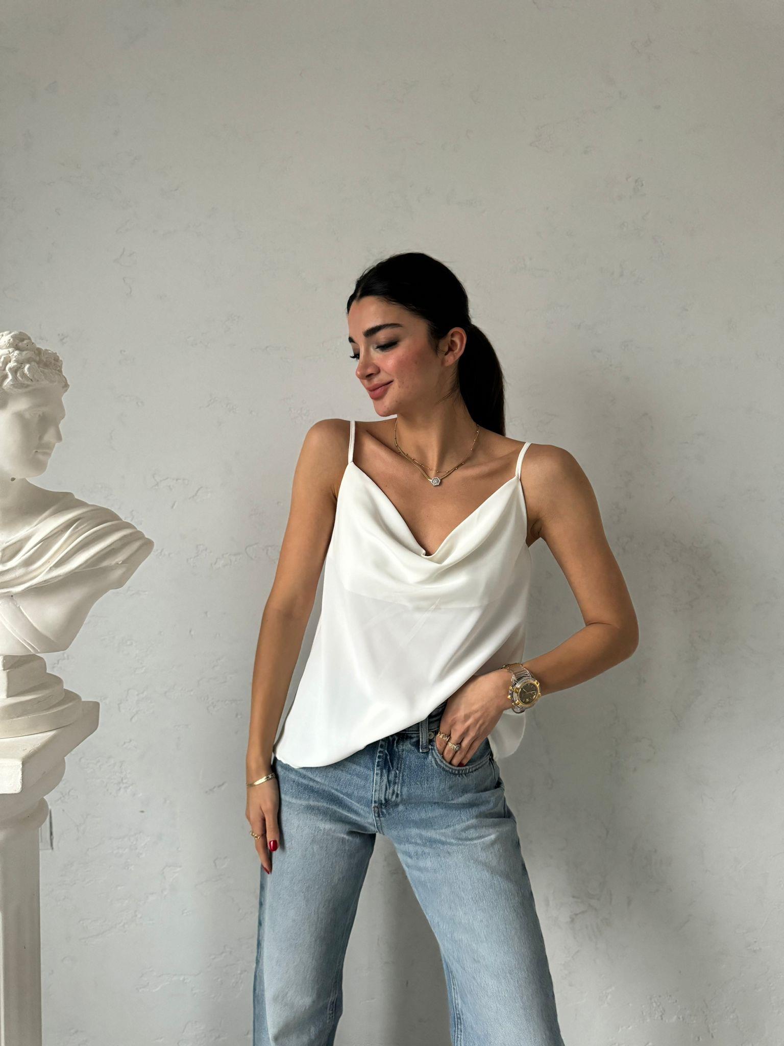 Ekru Degaje Yaka Askılı Bluz