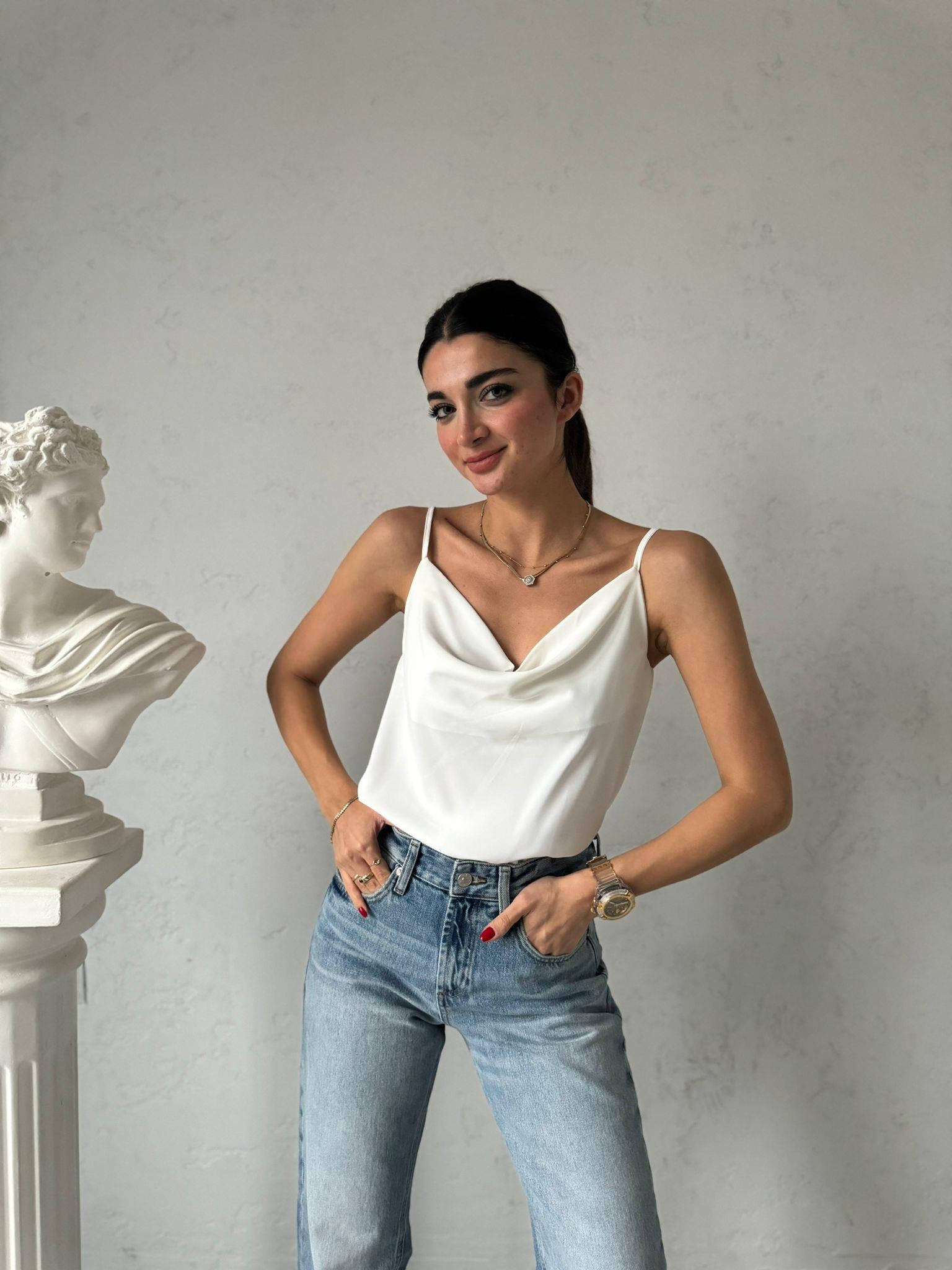 Ekru Degaje Yaka Askılı Bluz