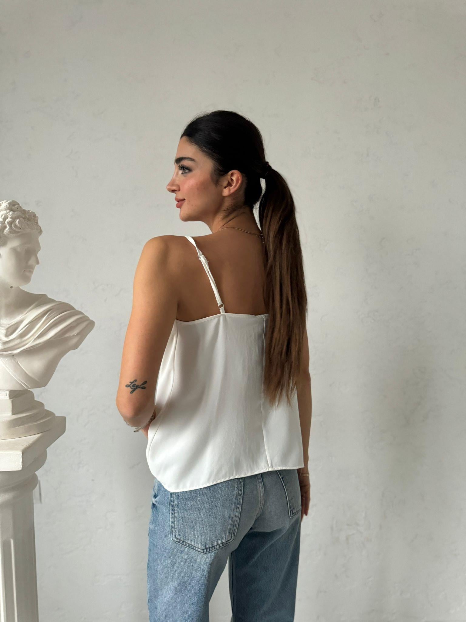 Ekru Degaje Yaka Askılı Bluz
