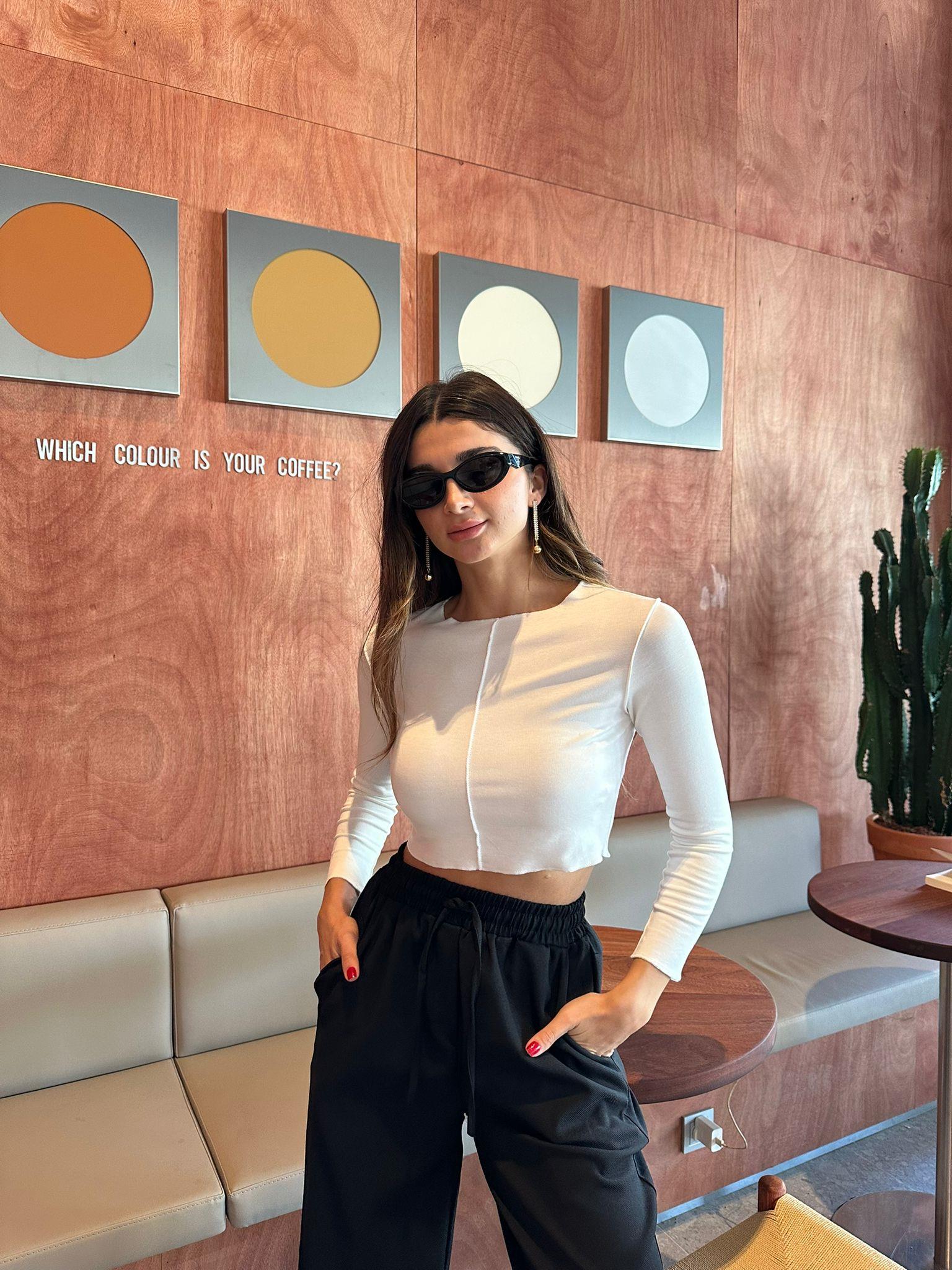 Ekru Dikiş Detaylı Crop Bluz