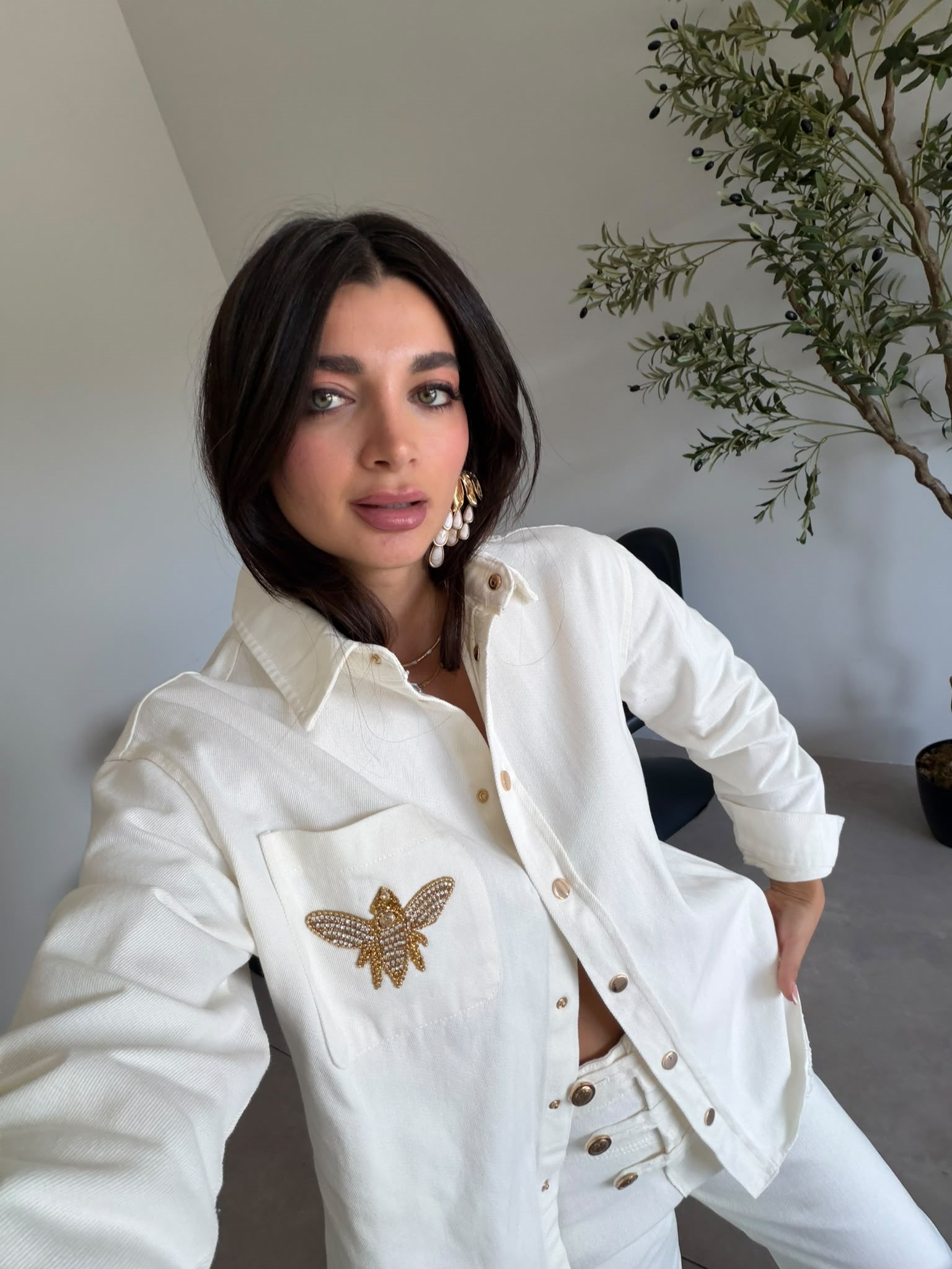 Ekru Gold Taş Detaylı Gömlek 