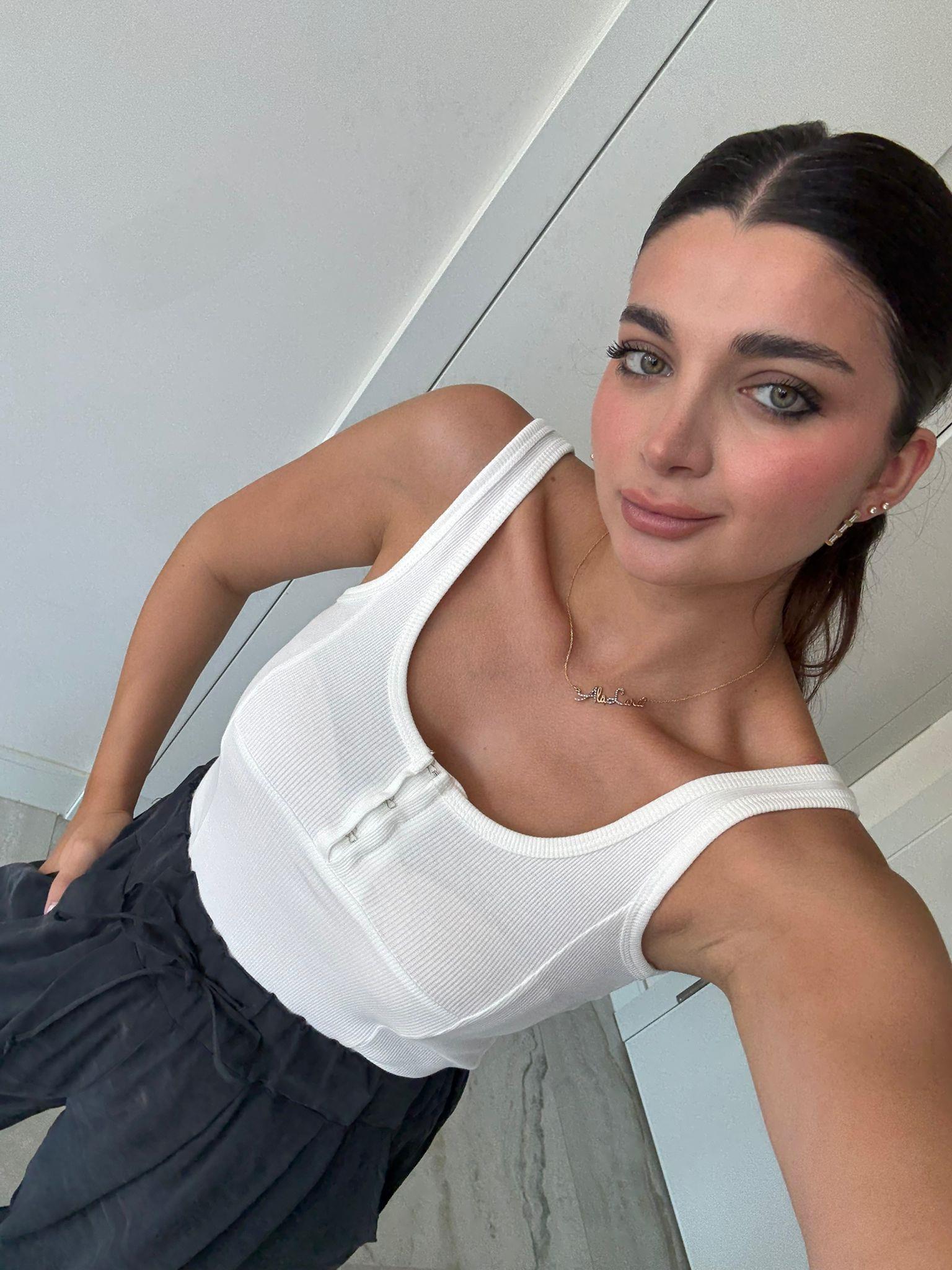 Ekru Kanca Detaylı Kalın Askılı Crop