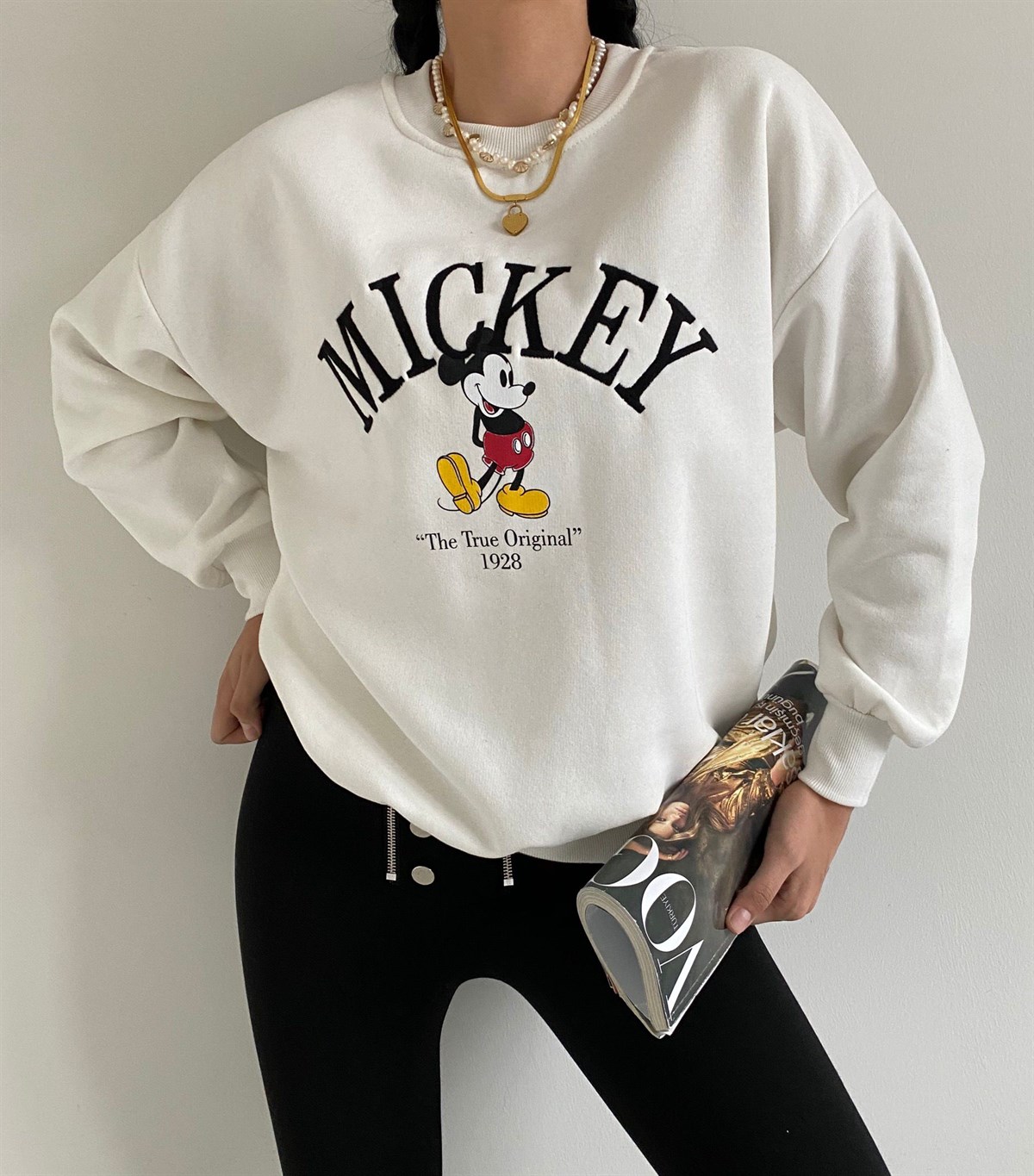 Ekru Mickey Sweat
