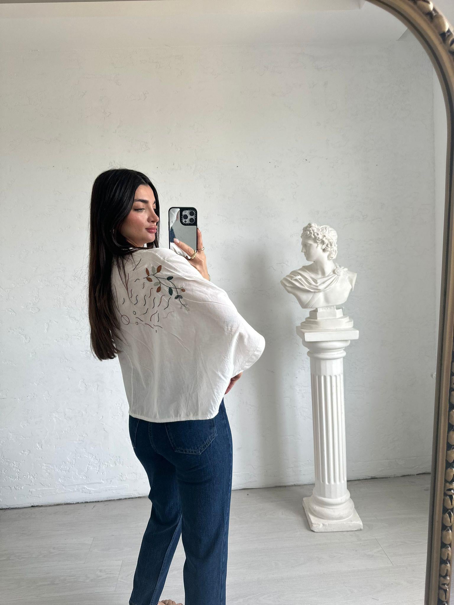 Ekru Nakış Detaylı Crop Gömlek