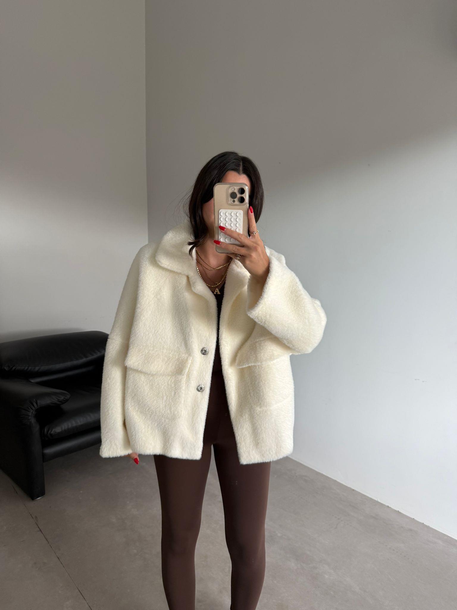 Ekru Oversize Yumuşacık Ceket